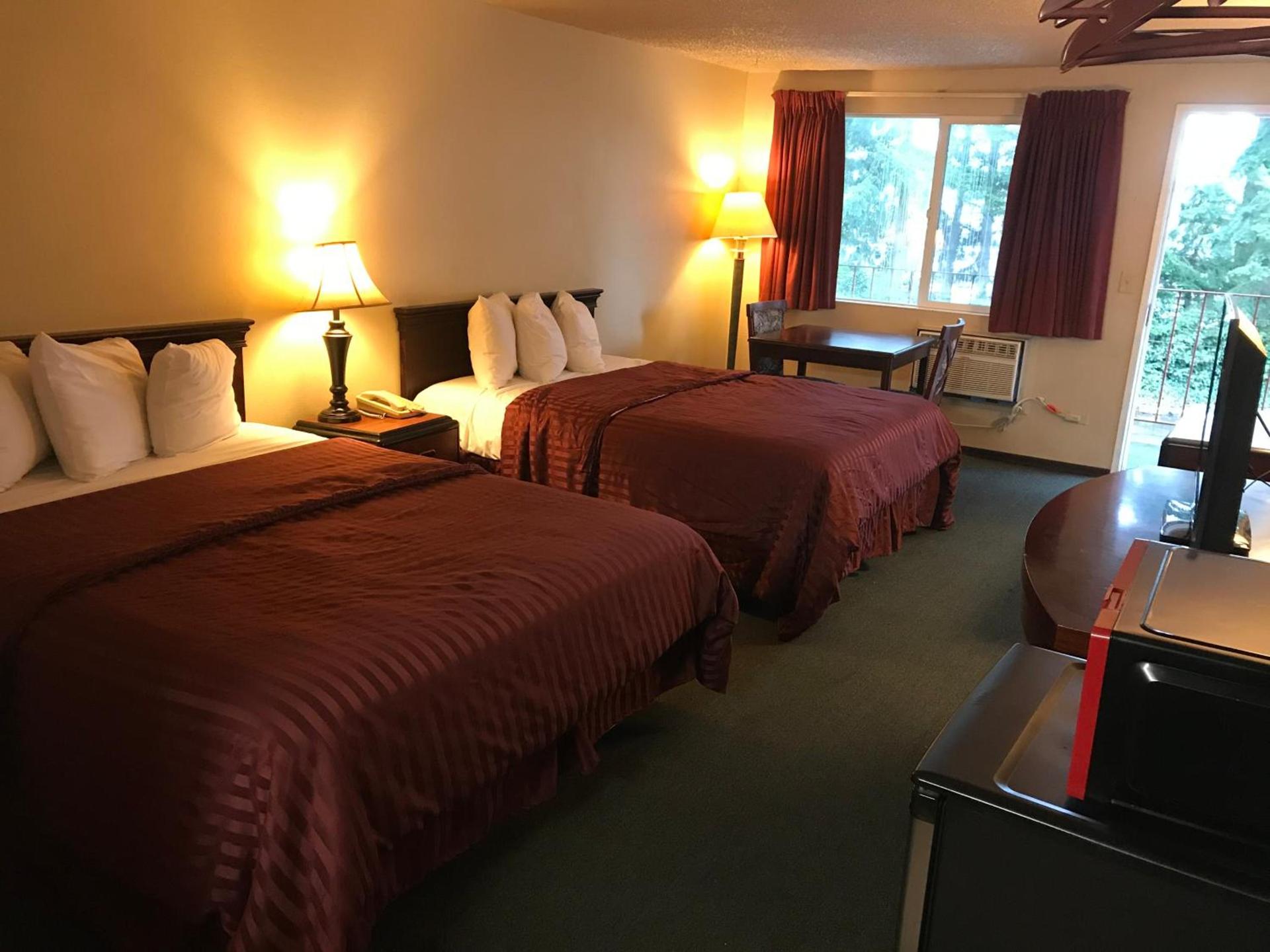 Smokey Point Motor Inn photo 13