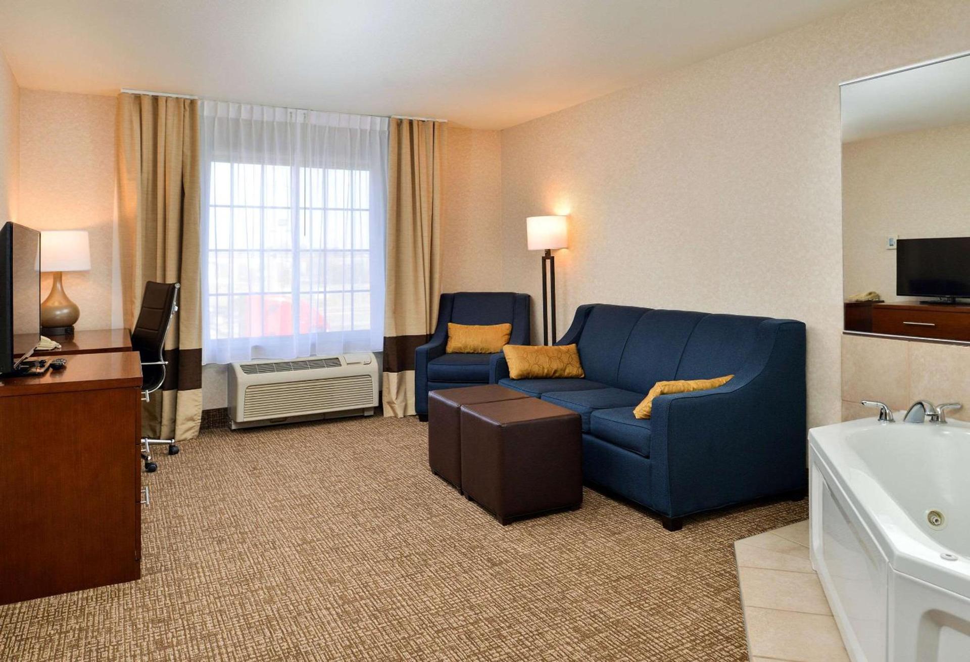 Comfort Inn & Suites Madison North photo 20