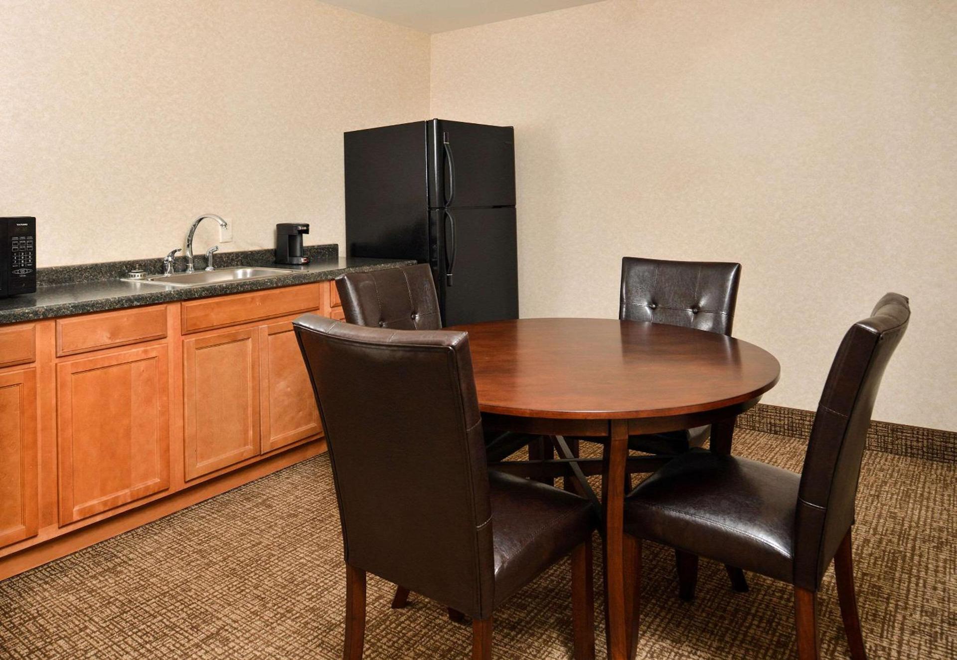 Comfort Inn & Suites Madison North photo 22