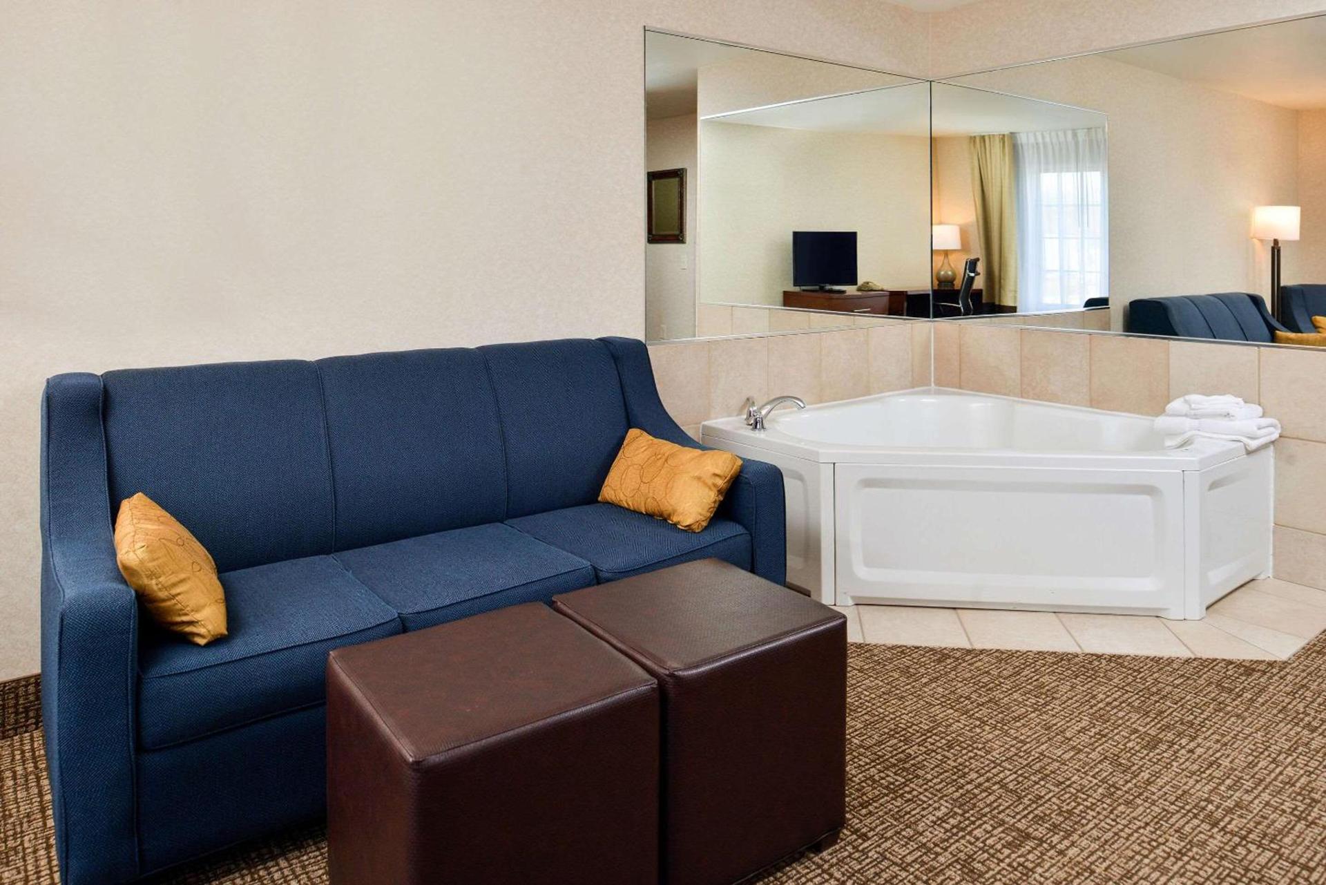 Comfort Inn & Suites Madison North photo 23