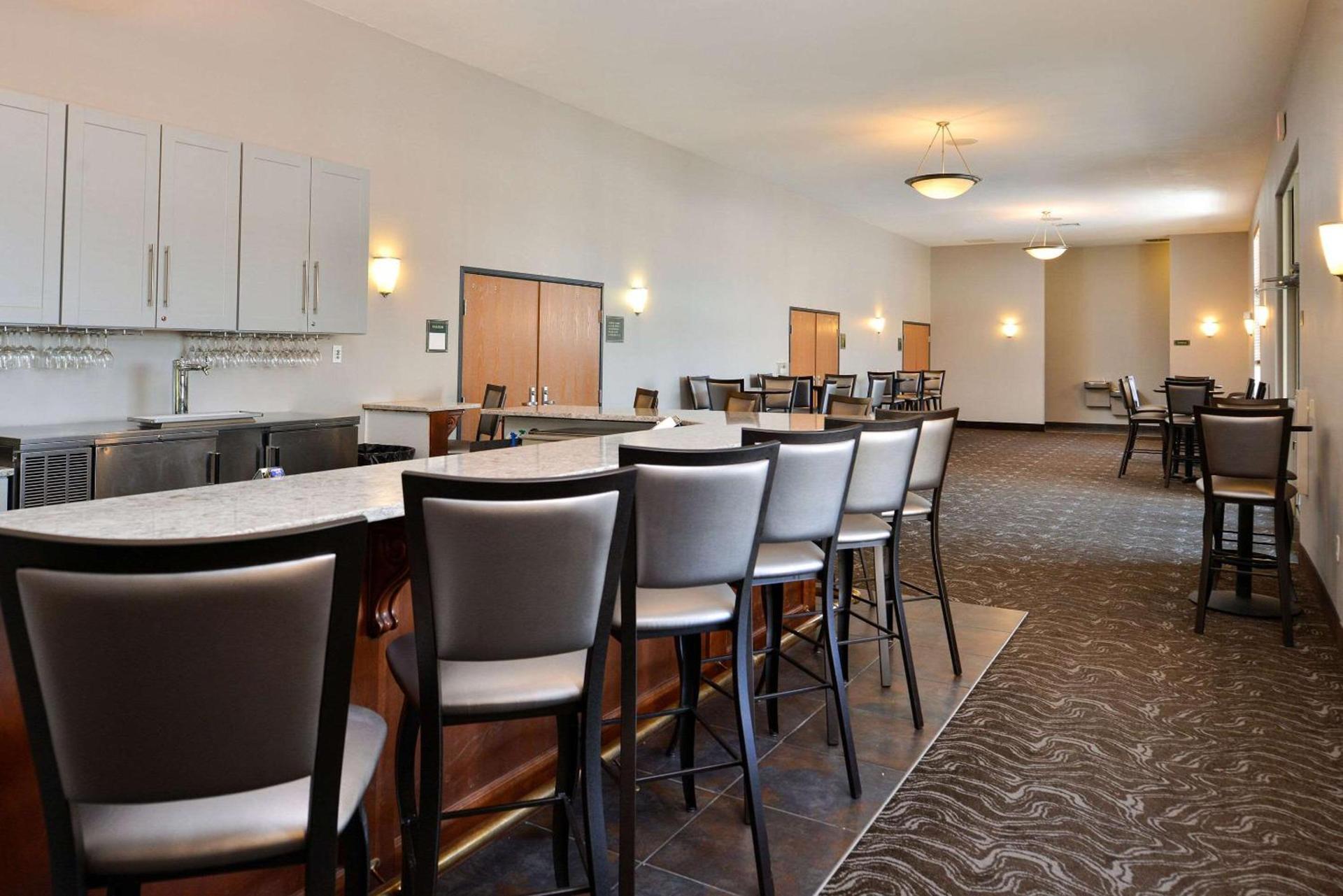 Comfort Inn & Suites Madison North photo 38