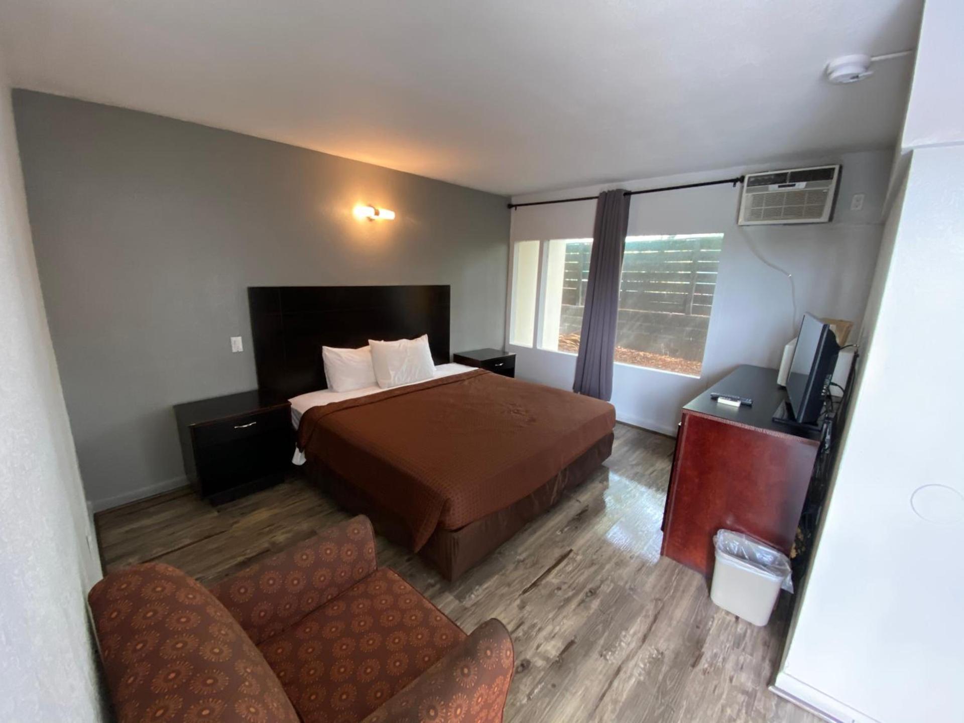 Tarpon Inn photo 10