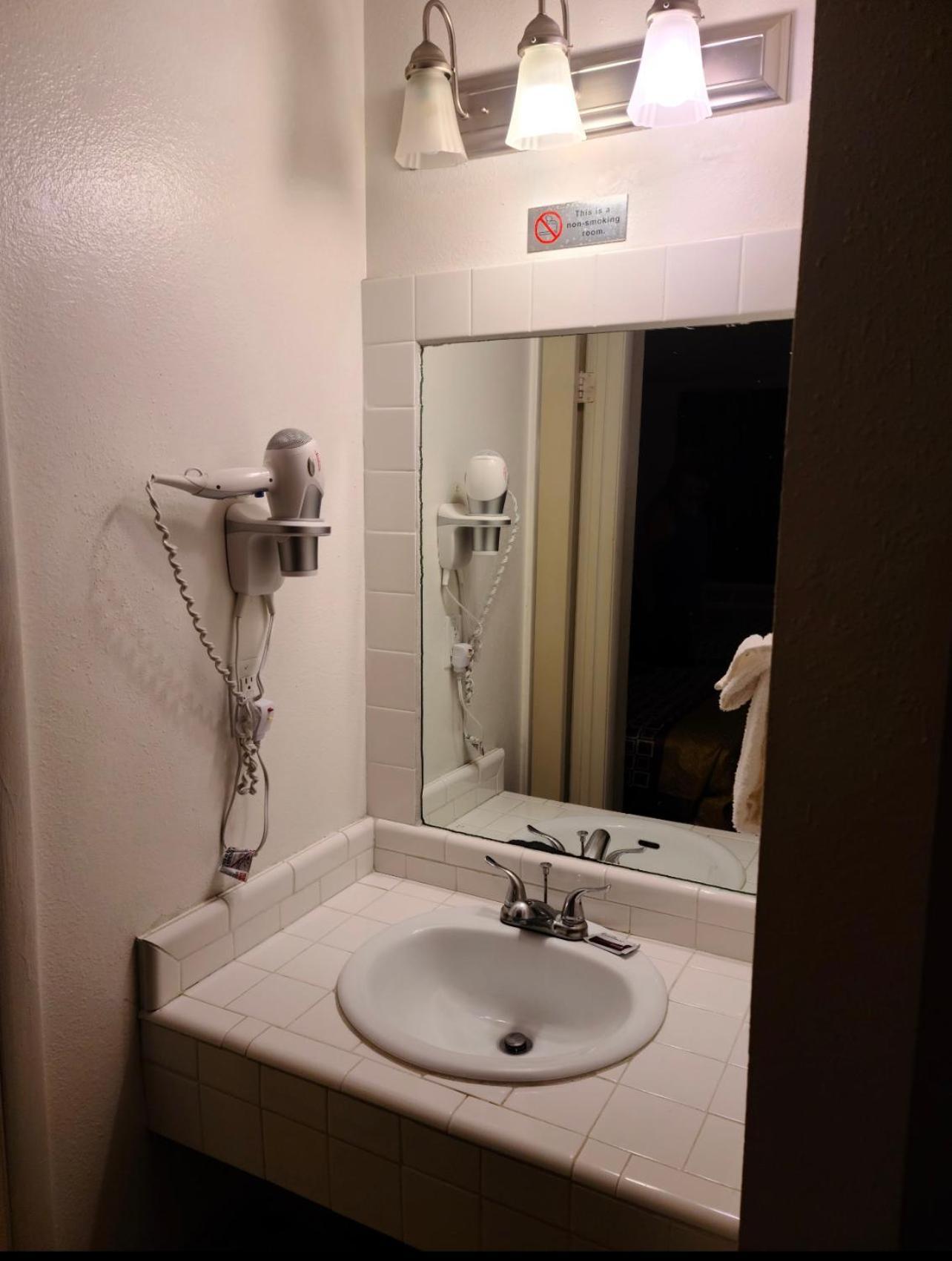 Windsor Inn Lake Havasu City photo 79