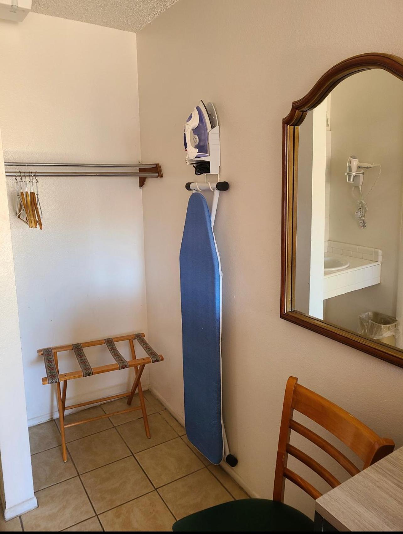 Windsor Inn Lake Havasu City photo 81