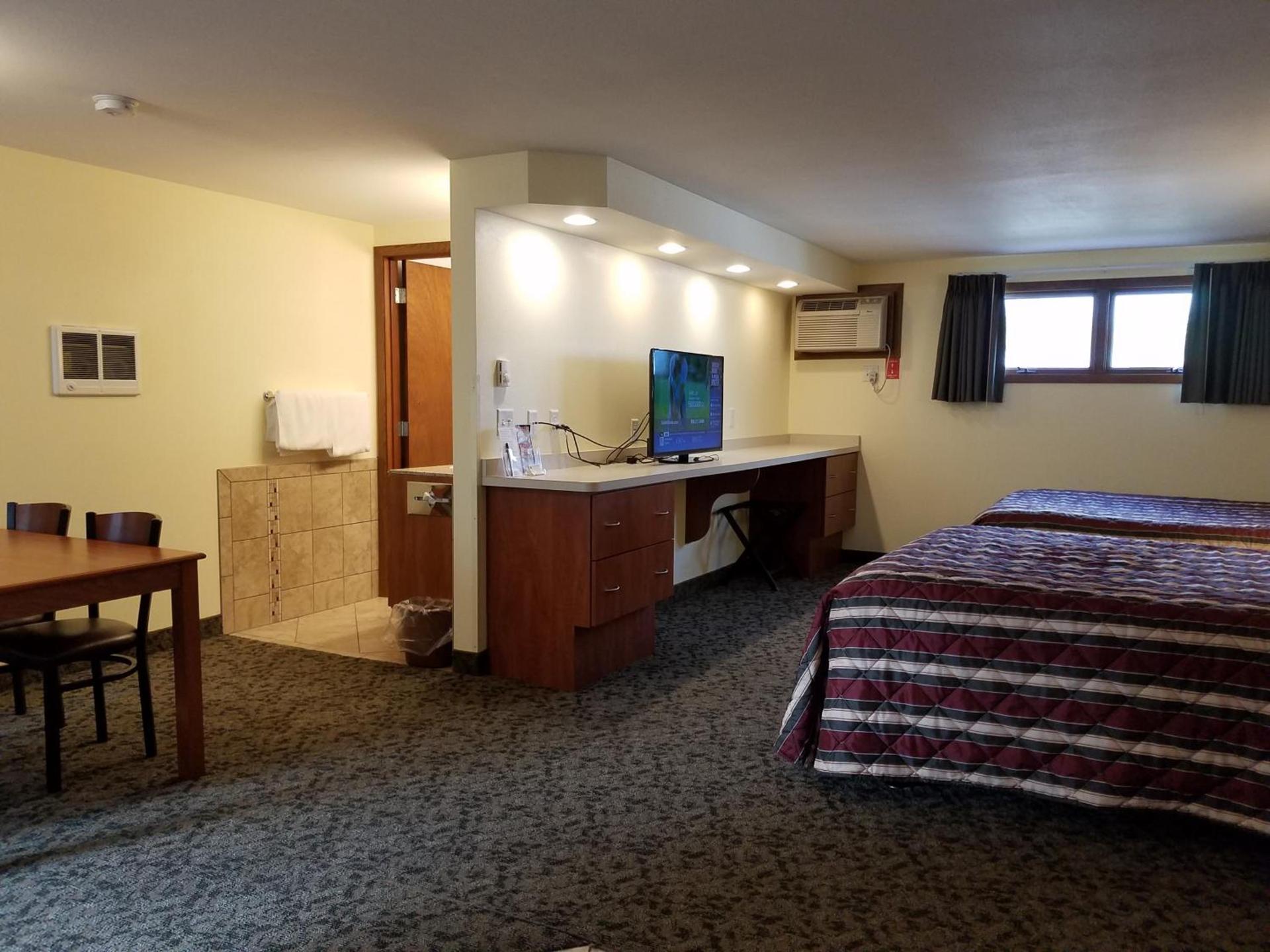 Black Hawk Motel & Suites photo 39