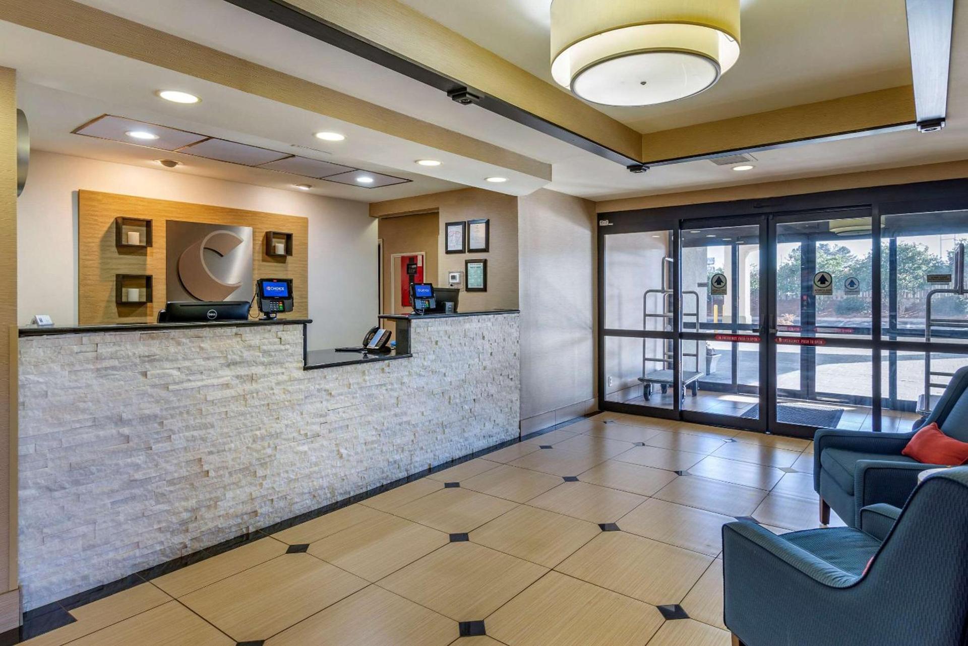 Comfort Inn Opelika - Auburn photo 4