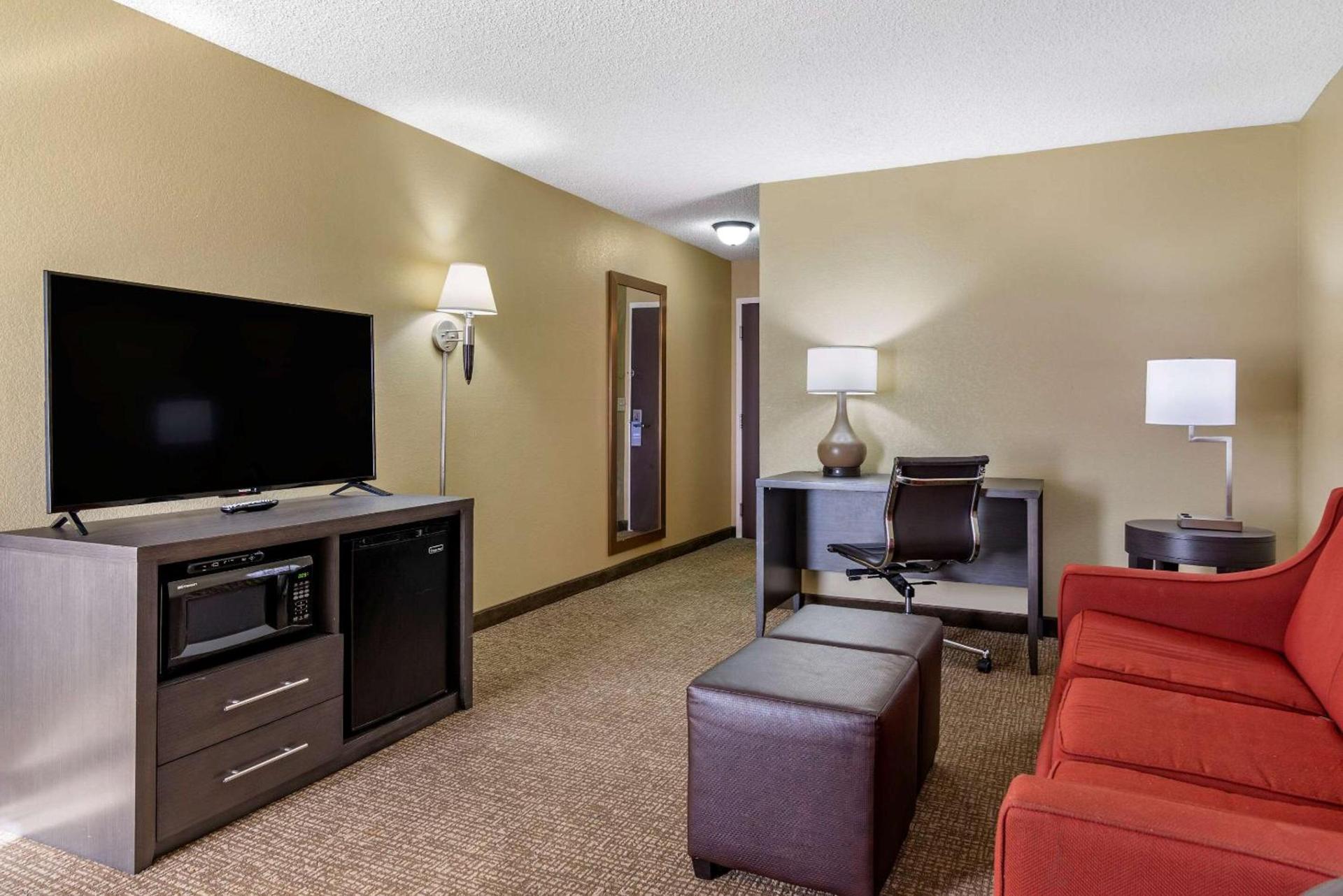 Comfort Inn Opelika - Auburn photo 22