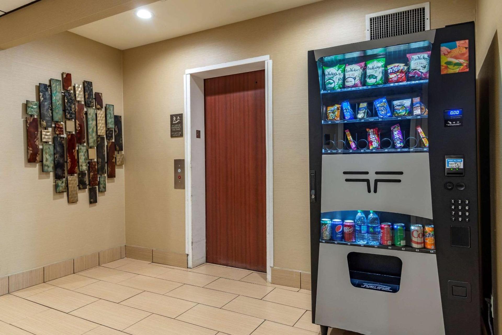 Comfort Inn Opelika - Auburn photo 30