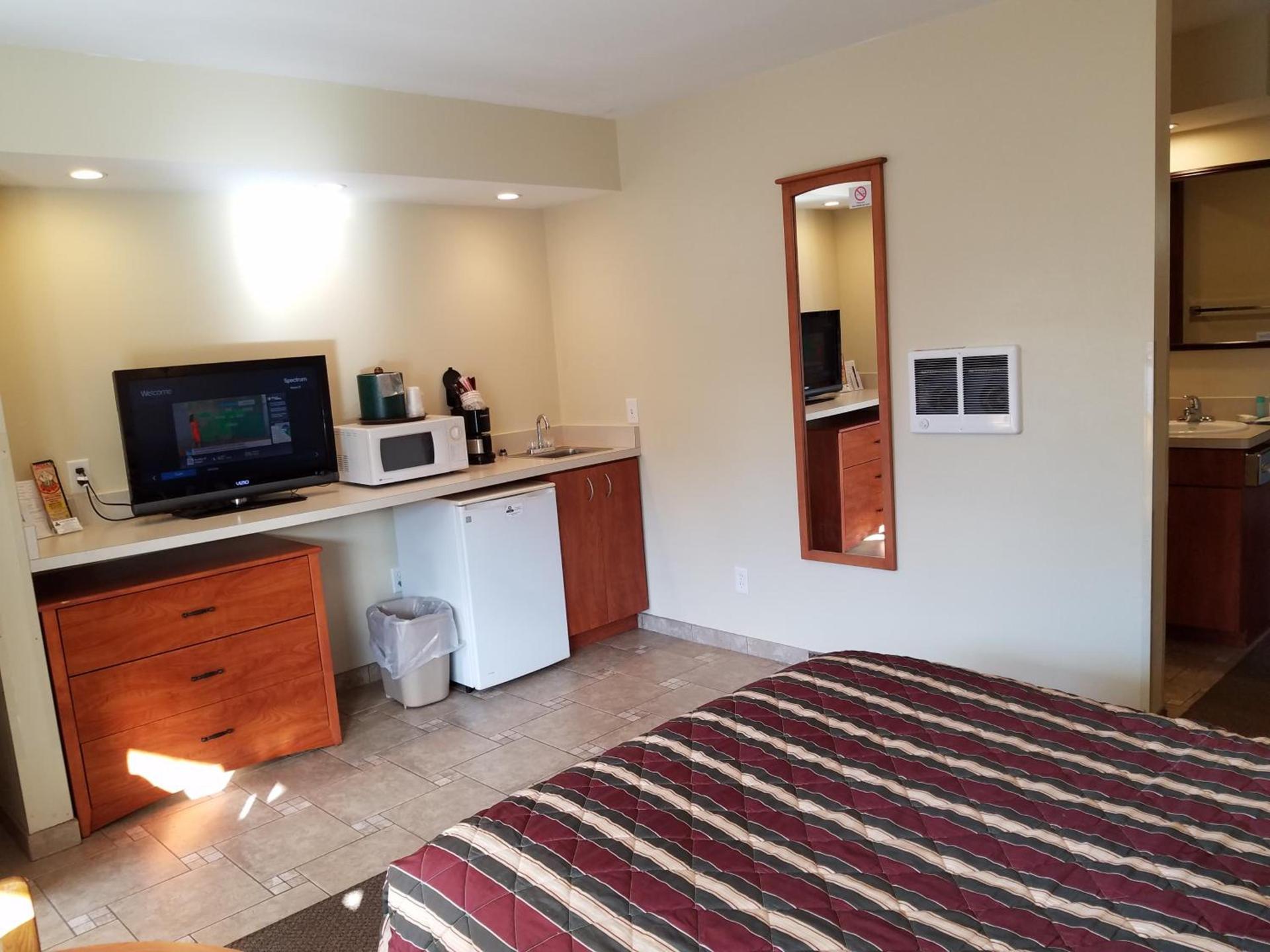 Black Hawk Motel & Suites photo 41