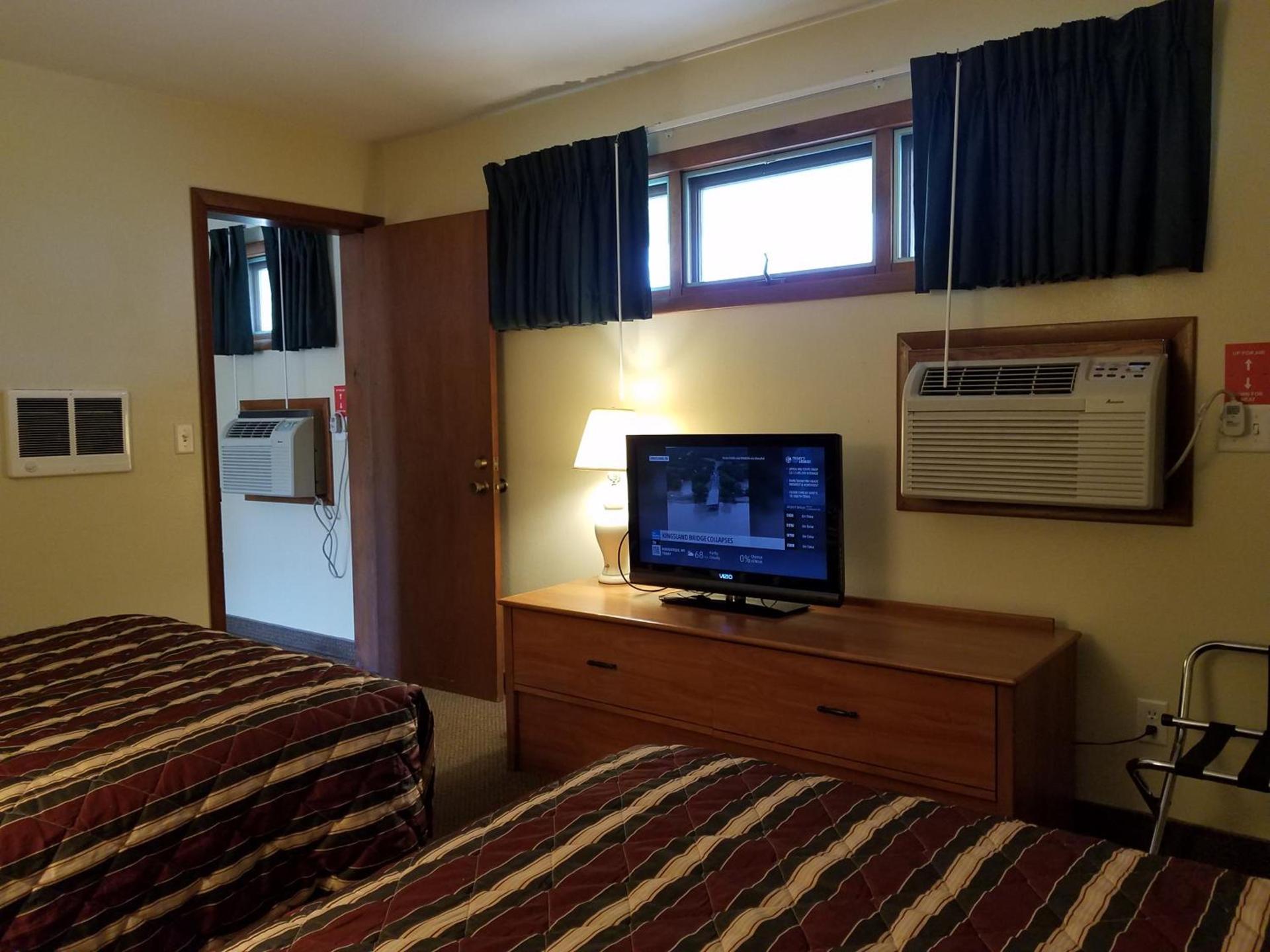 Black Hawk Motel & Suites photo 46