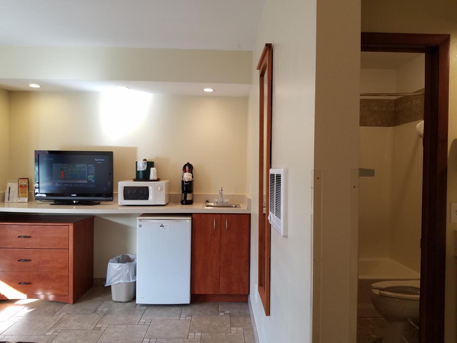 Black Hawk Motel & Suites photo 47