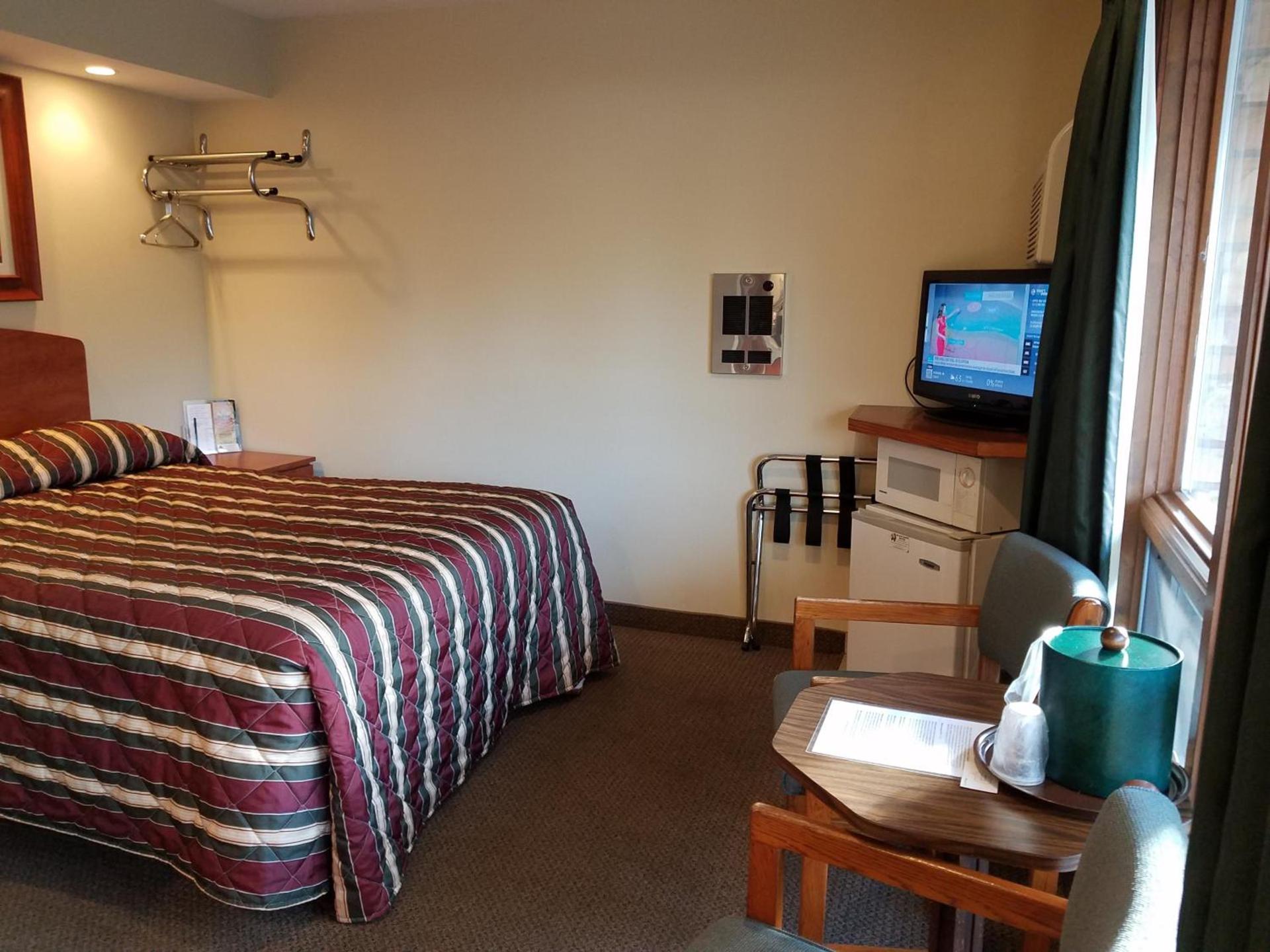 Black Hawk Motel & Suites photo 50