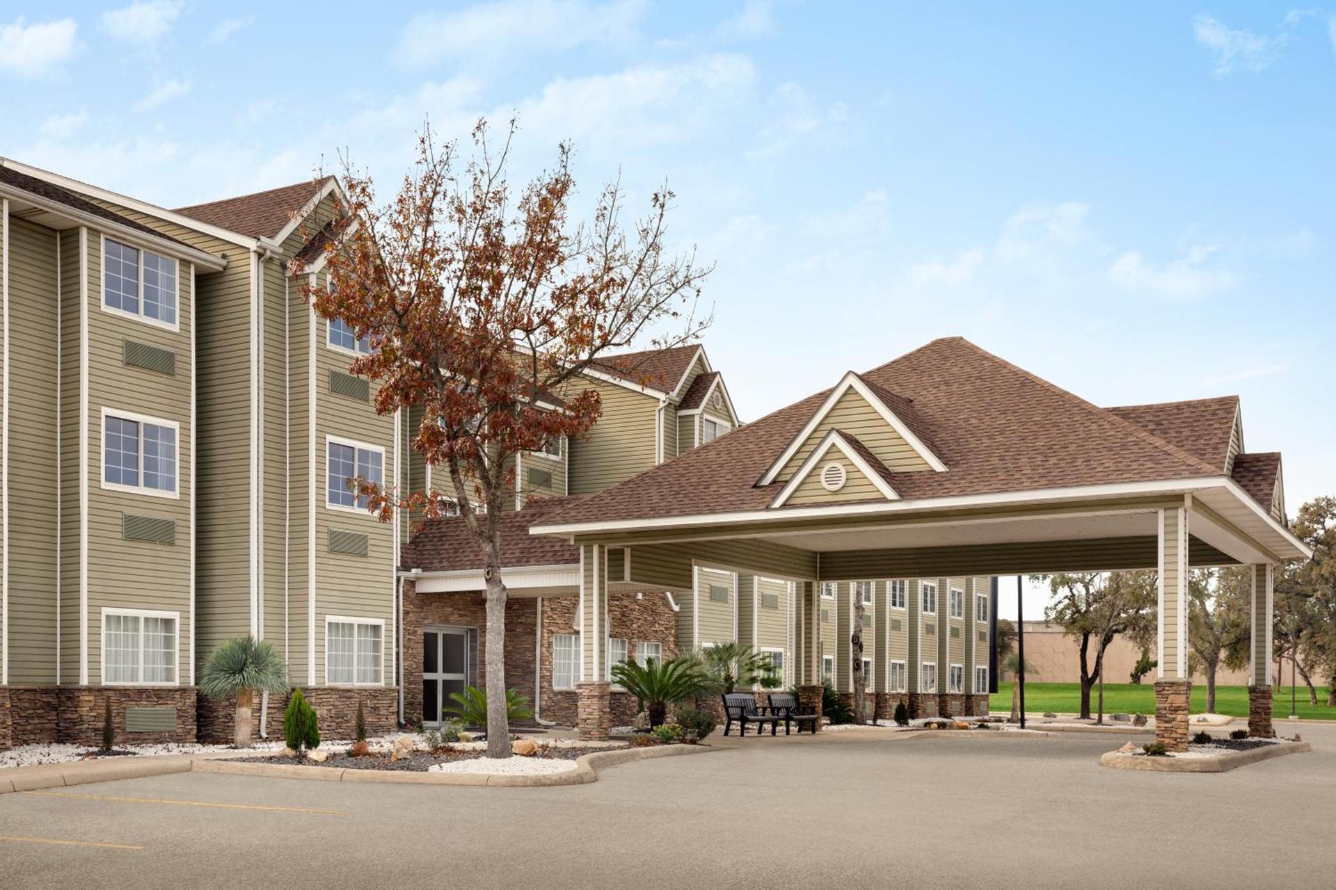 Super 8 by Wyndham San Antonio Airport North photo 8