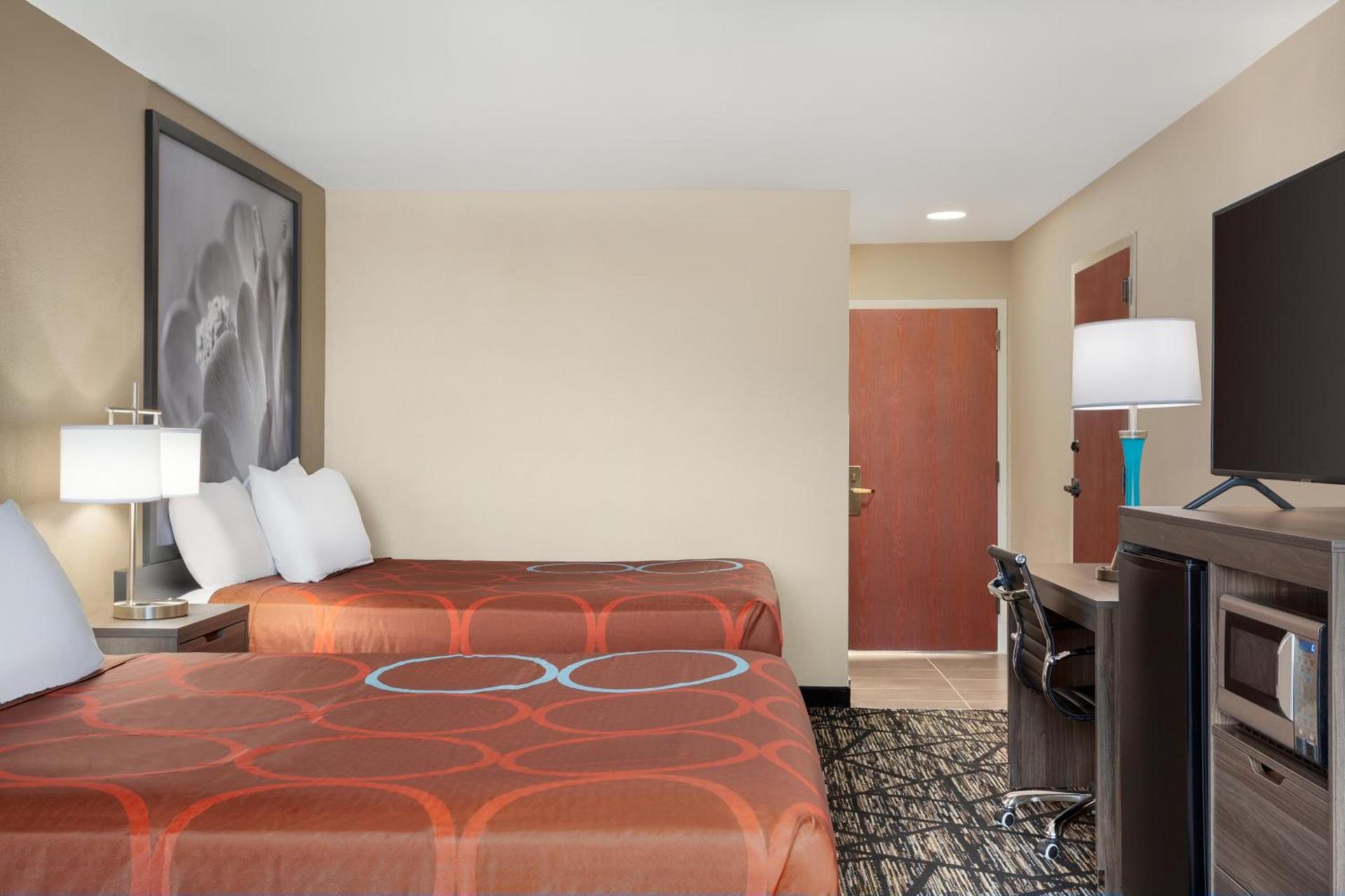 Super 8 by Wyndham San Antonio Airport North photo 16