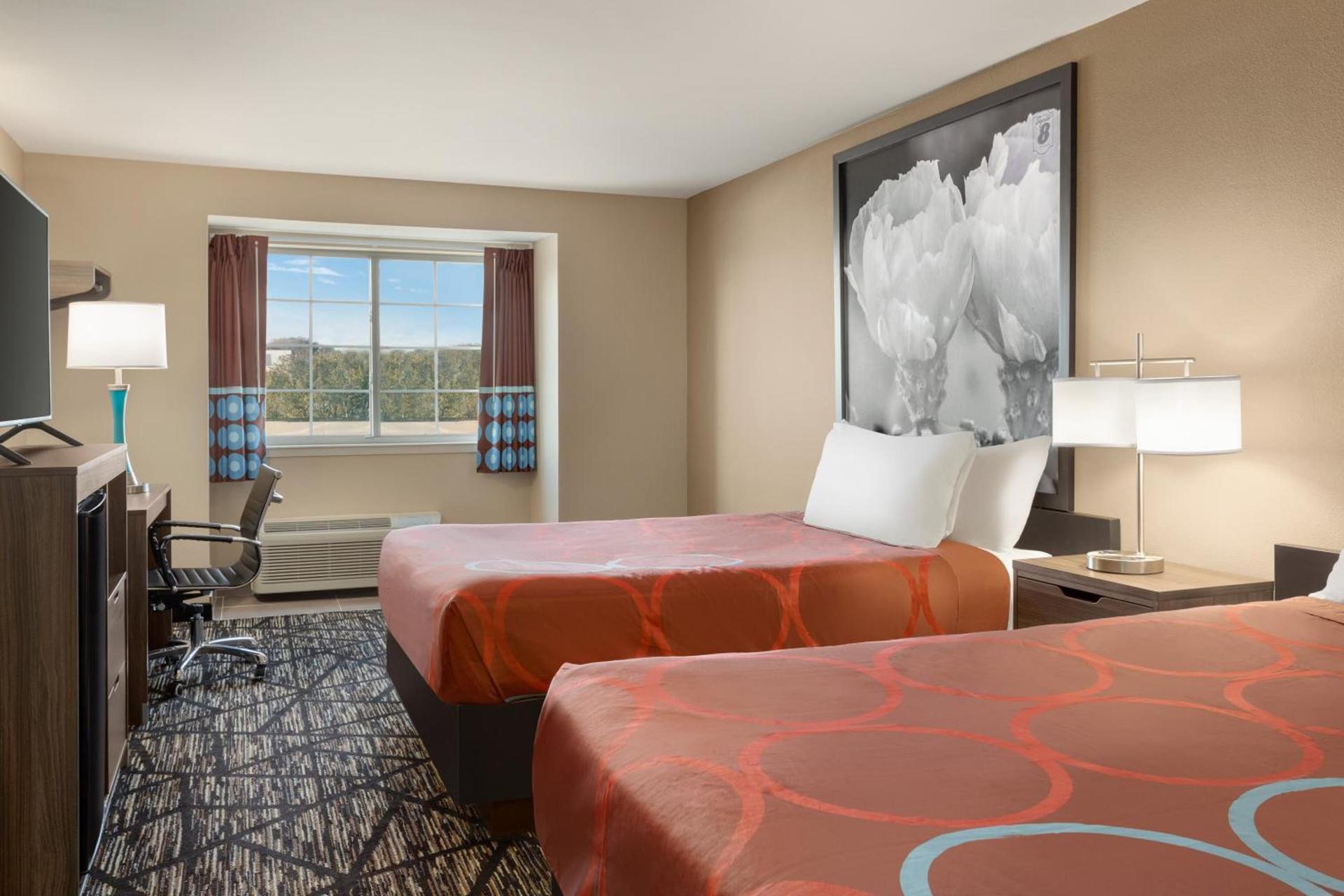 Super 8 by Wyndham San Antonio Airport North photo 15