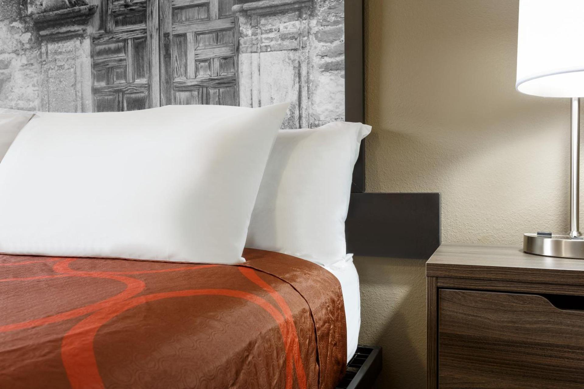Super 8 by Wyndham San Antonio Airport North photo 24