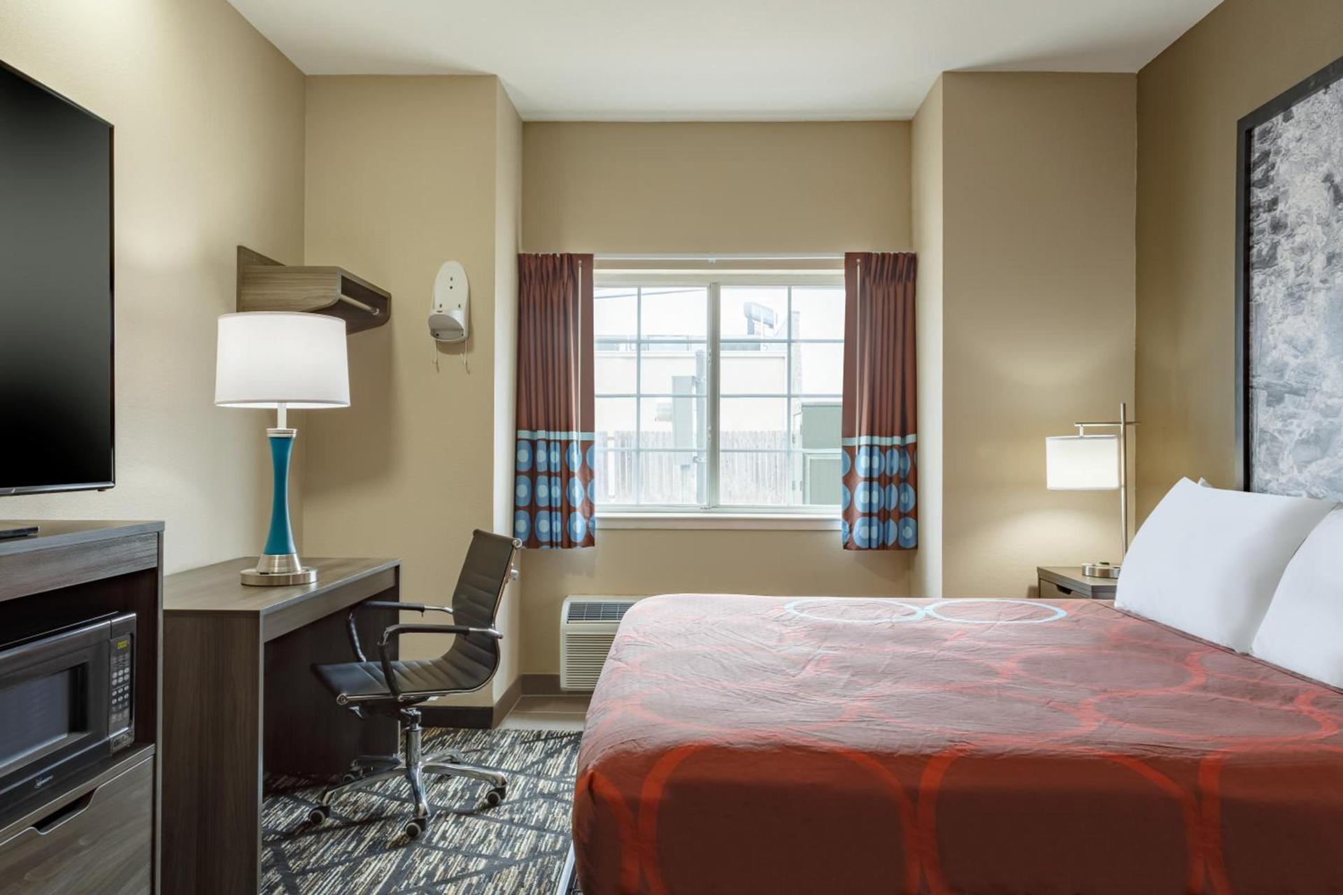 Super 8 by Wyndham San Antonio Airport North photo 23