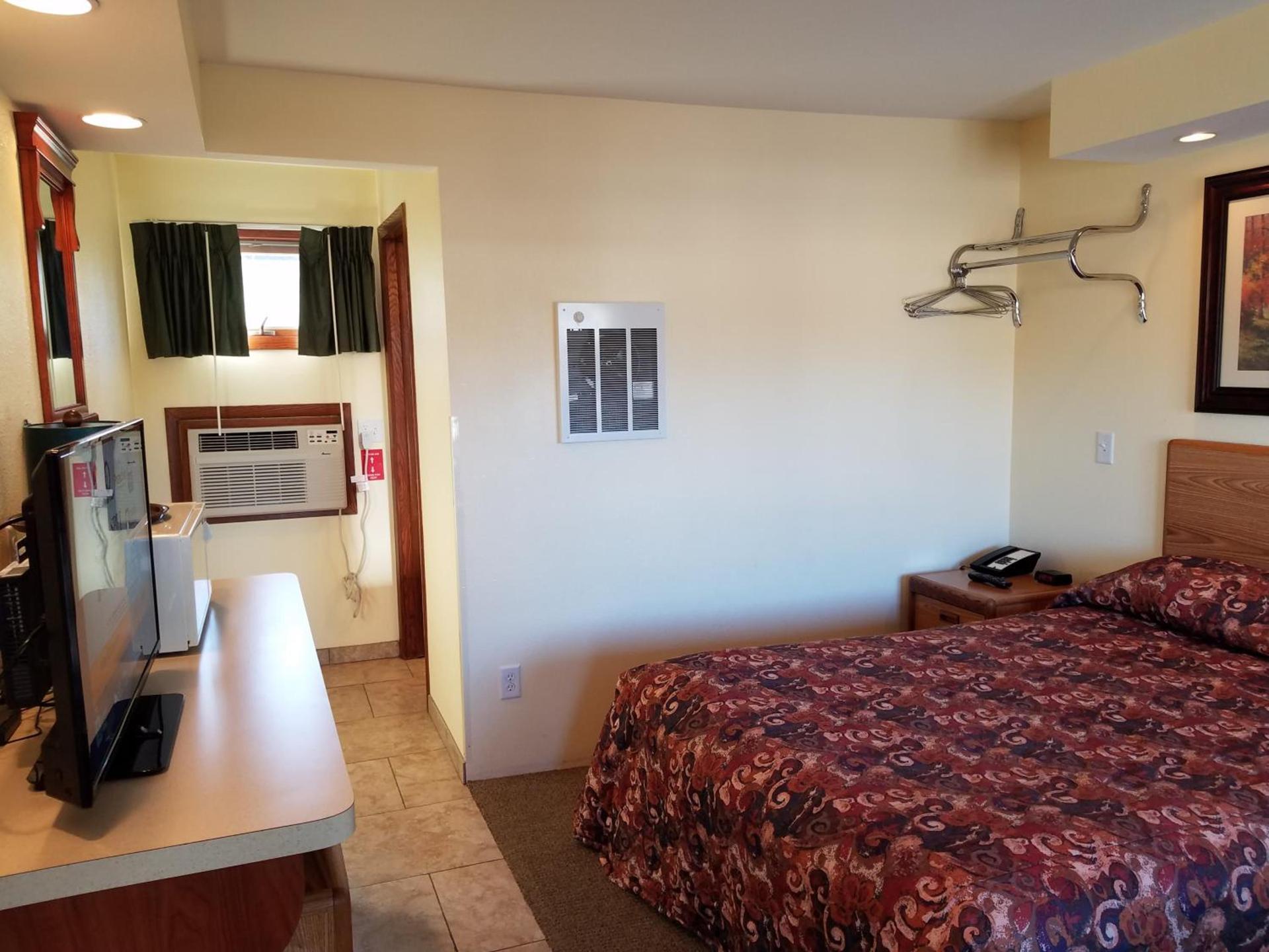 Black Hawk Motel & Suites photo 51