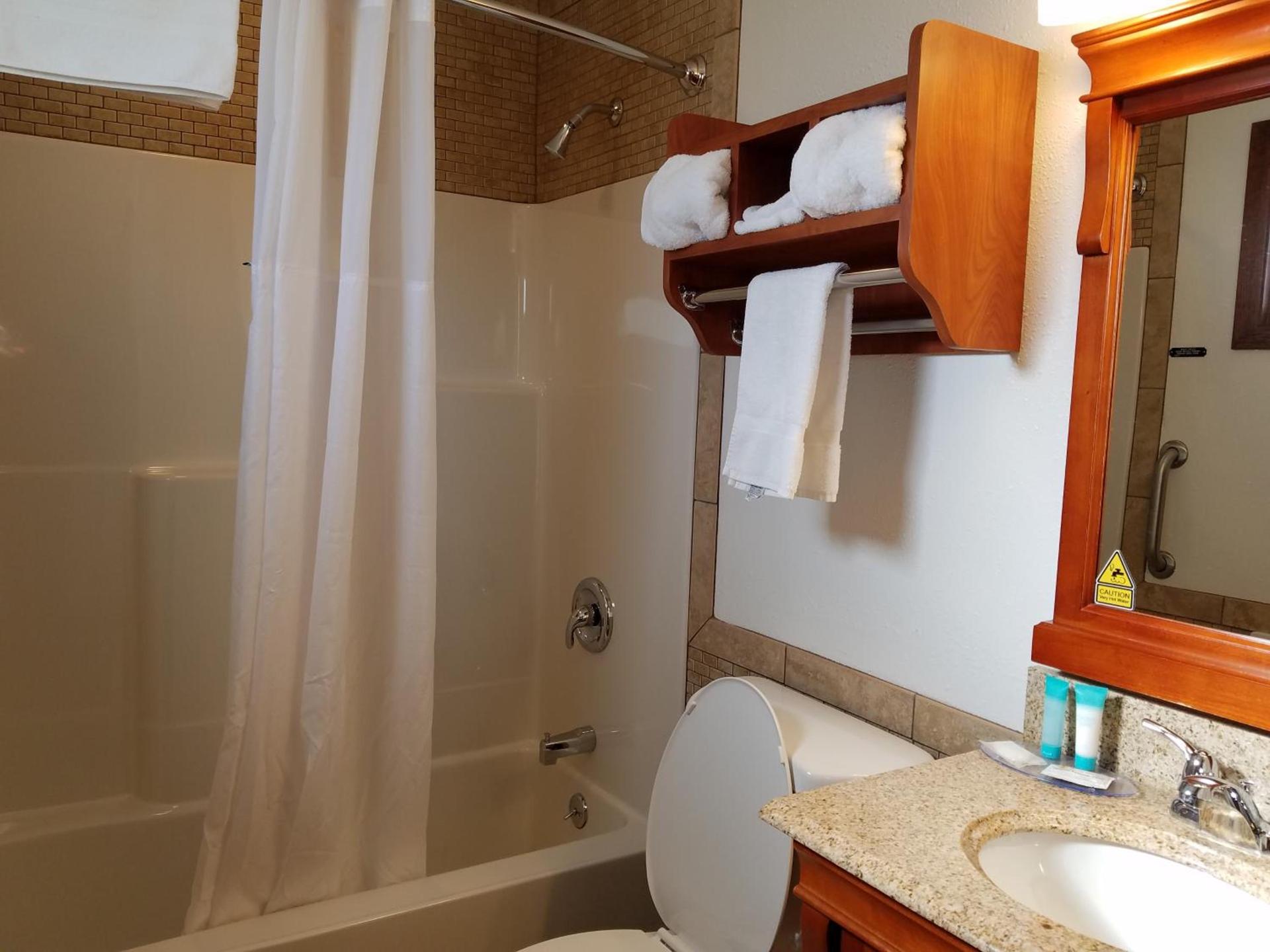 Black Hawk Motel & Suites photo 52