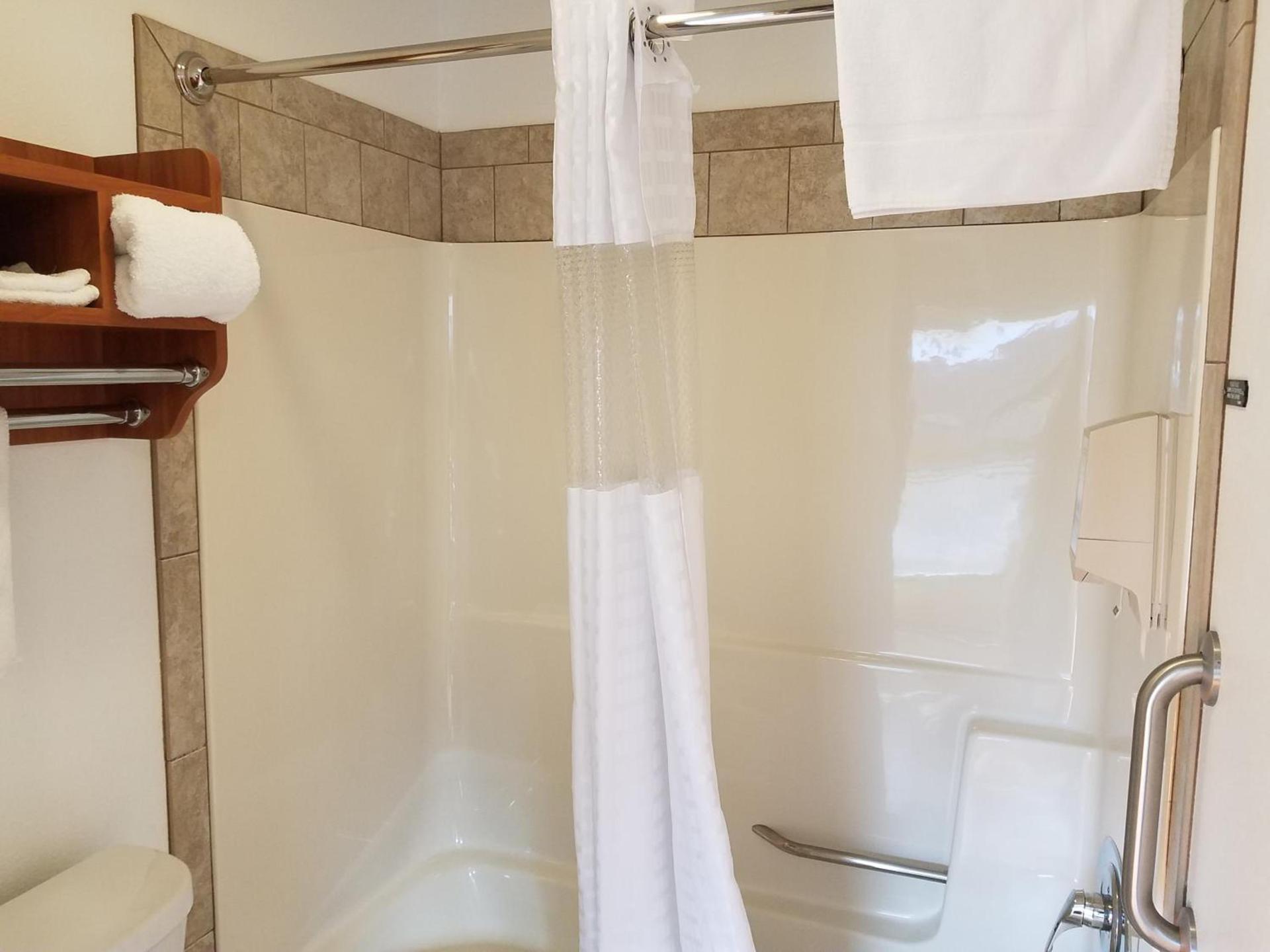 Black Hawk Motel & Suites photo 53