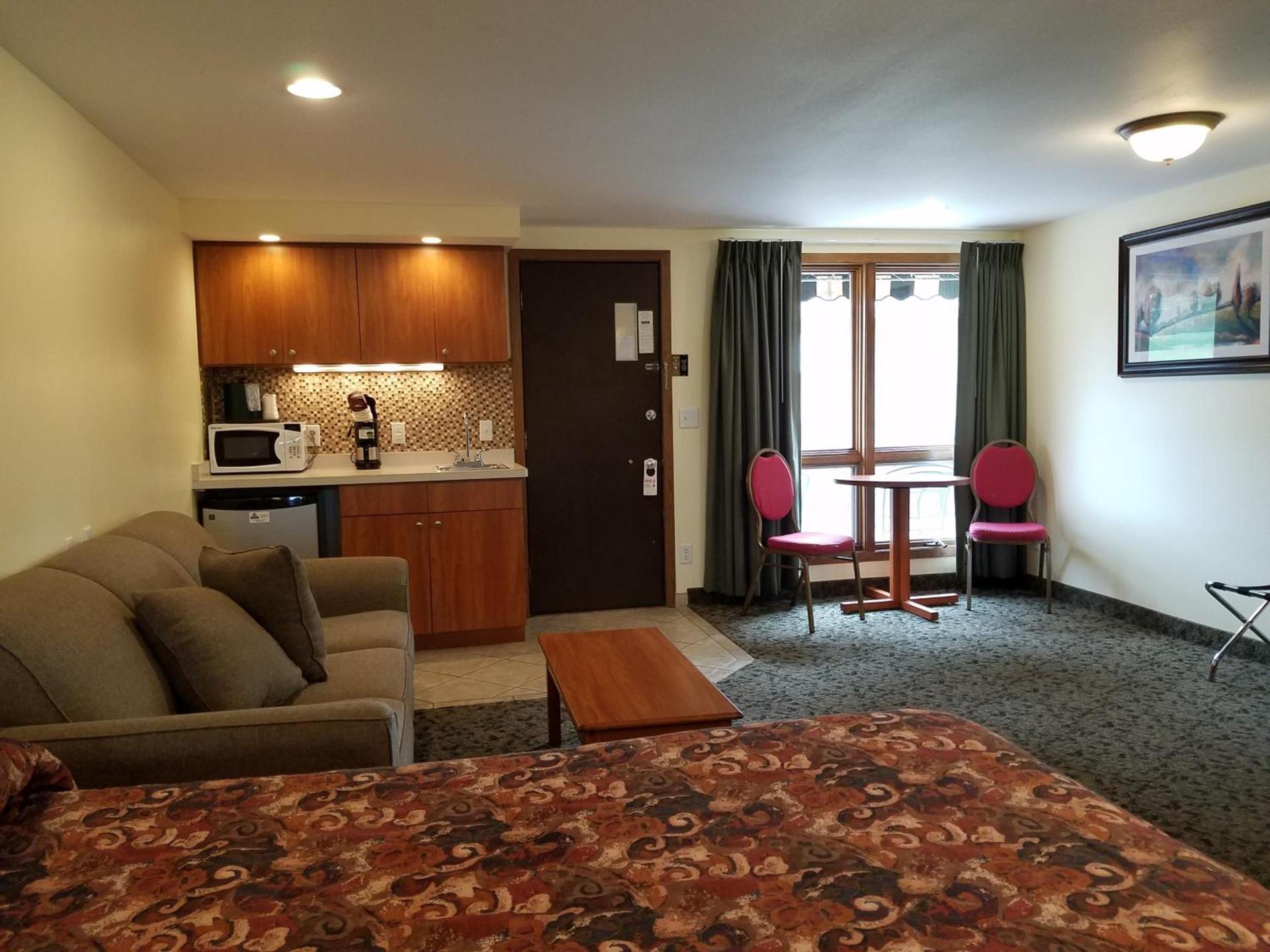 Black Hawk Motel & Suites photo 55