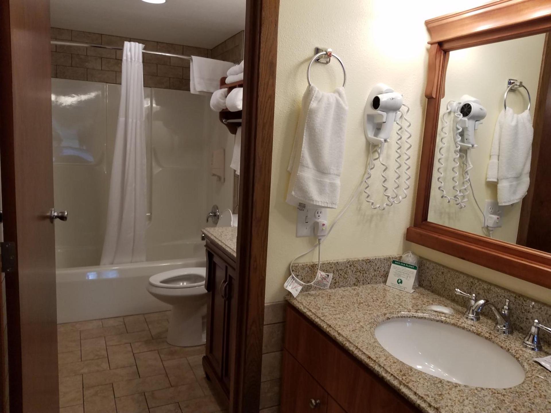 Black Hawk Motel & Suites photo 60