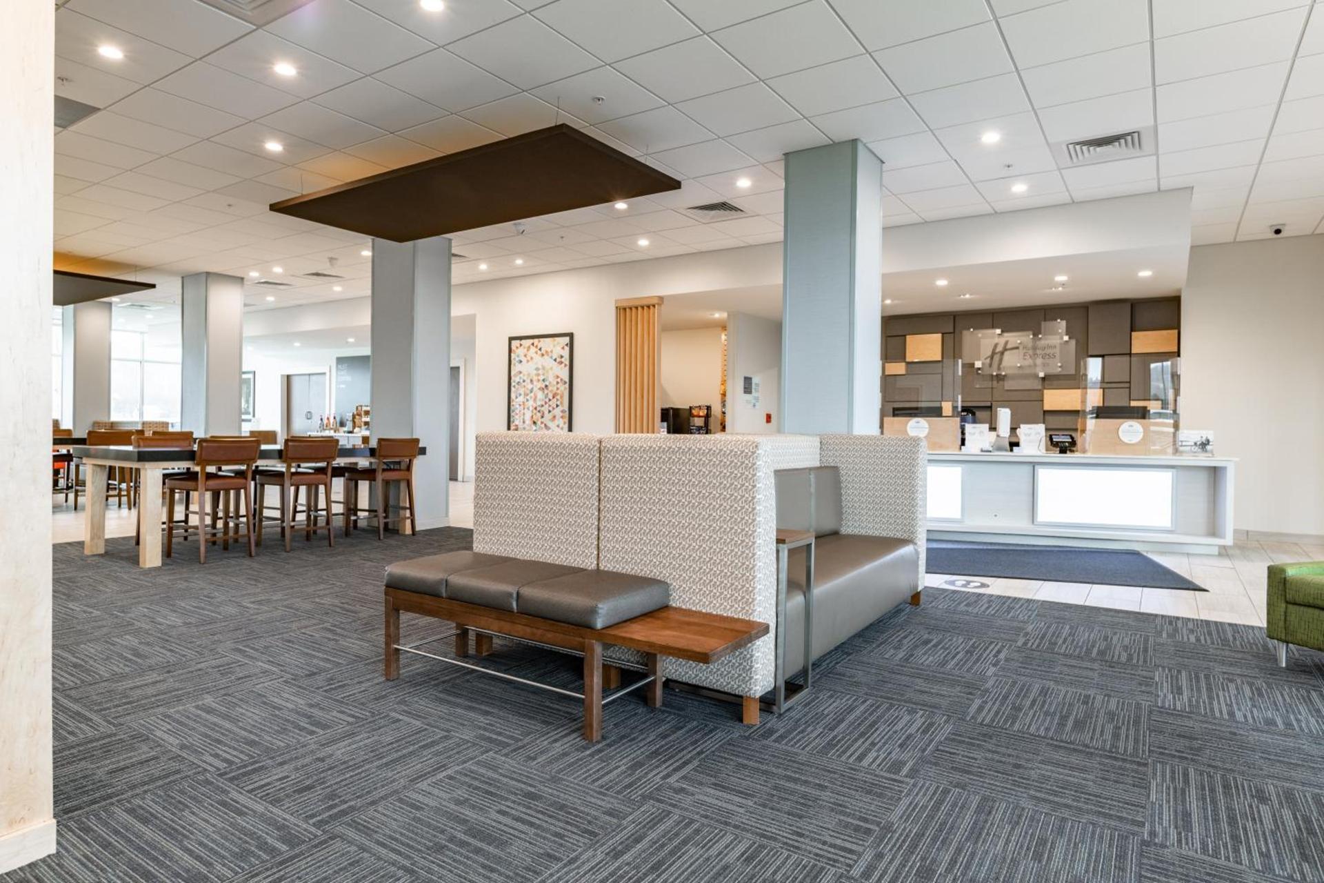 Holiday Inn Express & Suites - Moundsville by IHG photo 13