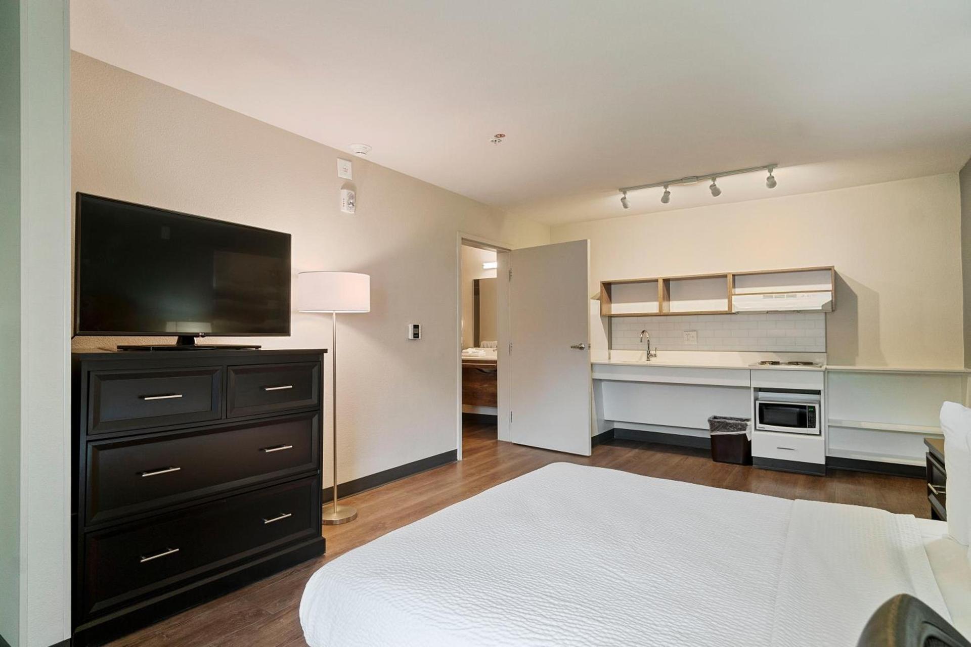 Extended Stay America Suites - San Francisco - San Mateo - SFO photo 61