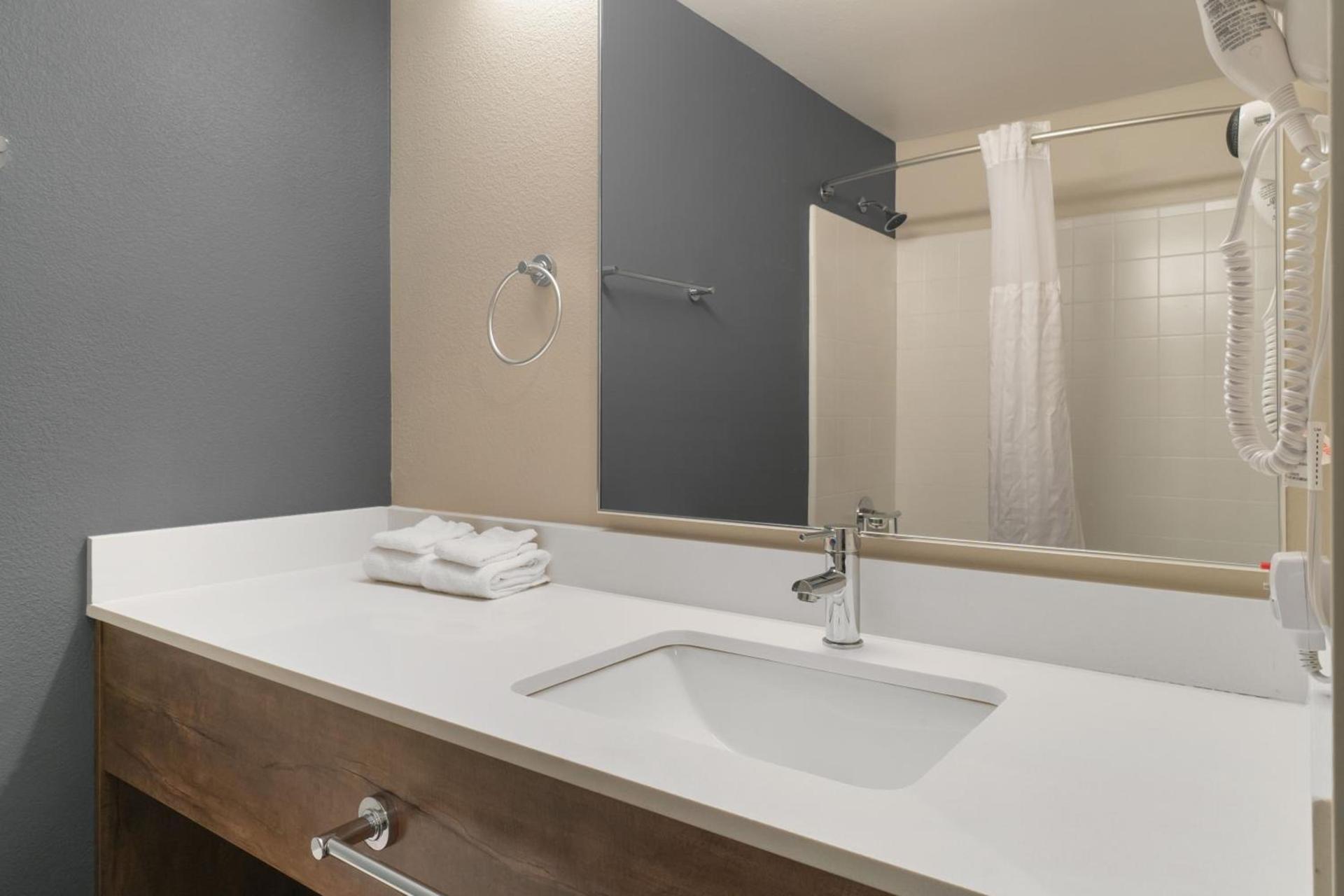 Extended Stay America Suites - San Francisco - San Mateo - SFO photo 74