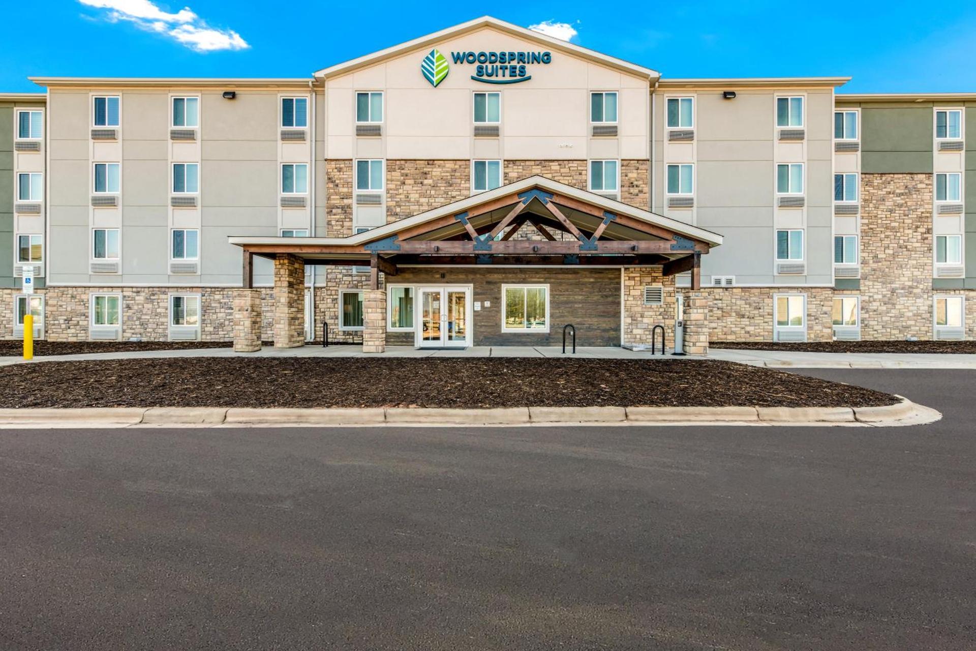 WoodSpring Suites Charlotte - University Research Park photo 1