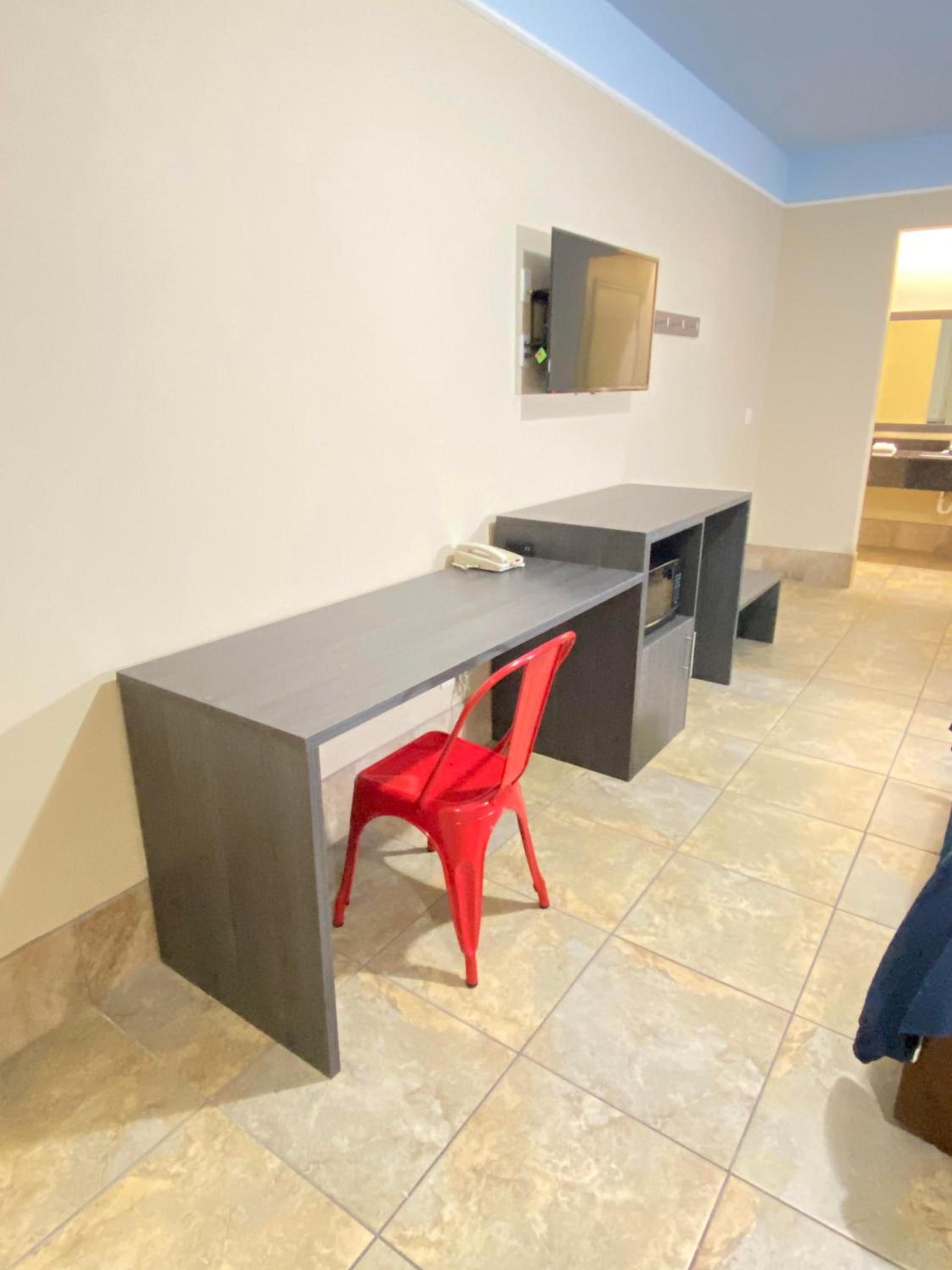 Texas Inn & Suites McAllen at La Plaza Mall and Airport photo 25
