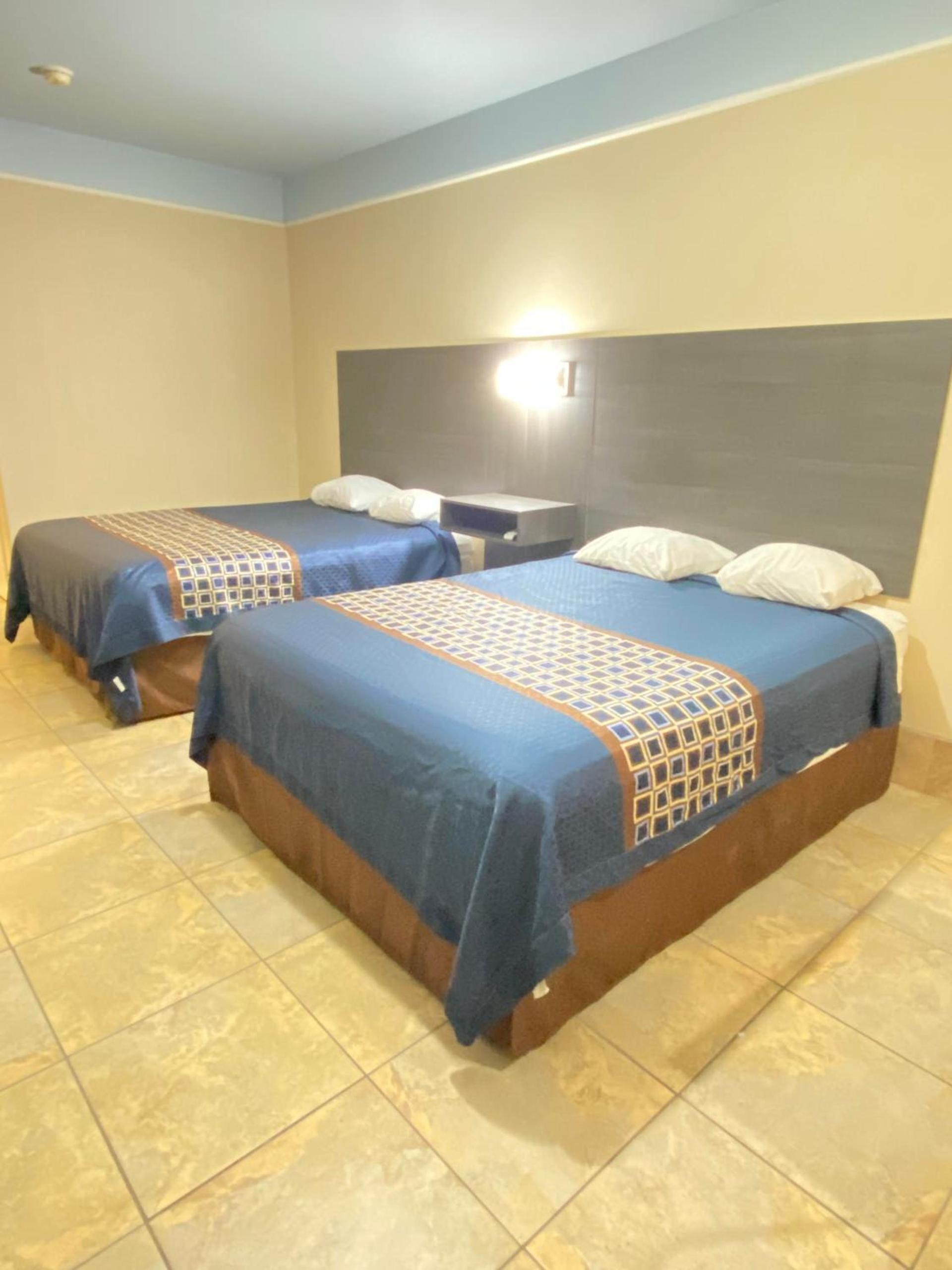 Texas Inn & Suites McAllen at La Plaza Mall and Airport photo 33