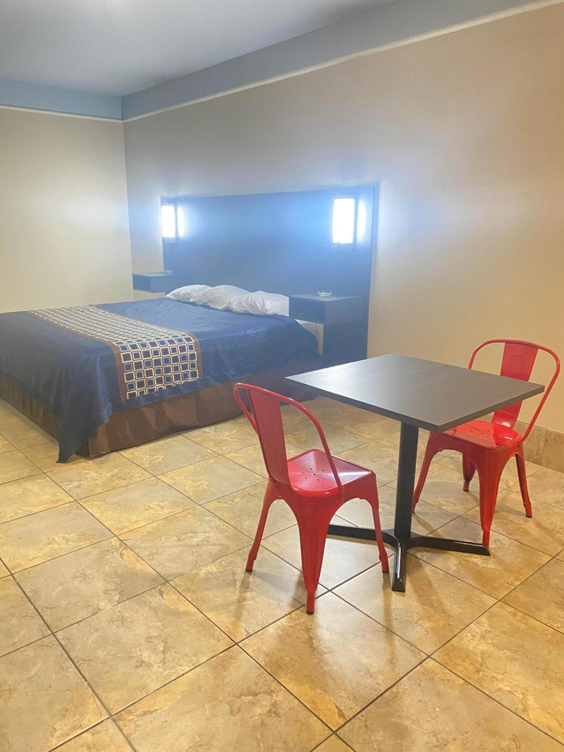 Texas Inn & Suites McAllen at La Plaza Mall and Airport photo 38