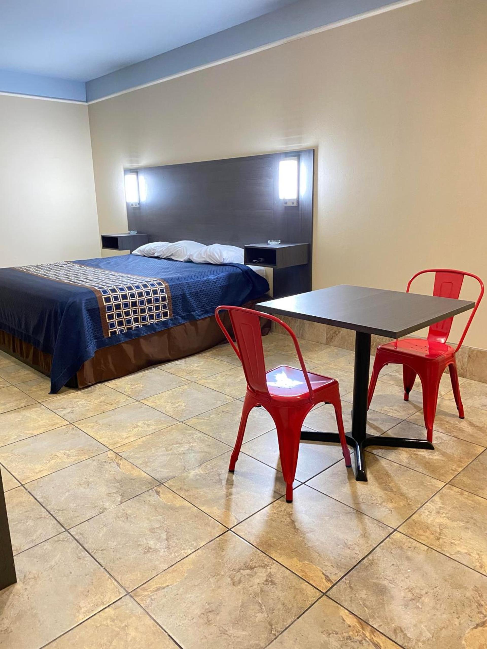 Texas Inn & Suites McAllen at La Plaza Mall and Airport photo 21