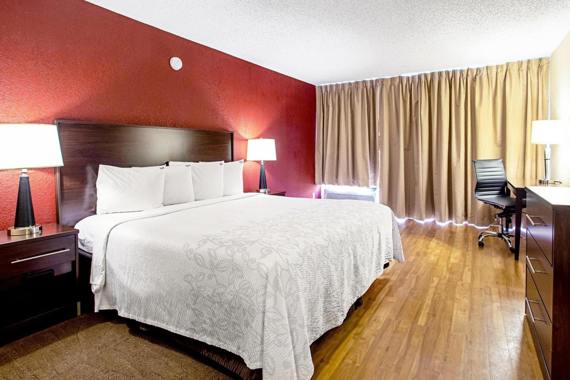 Red Roof Inn PLUS+ Wichita East photo 60
