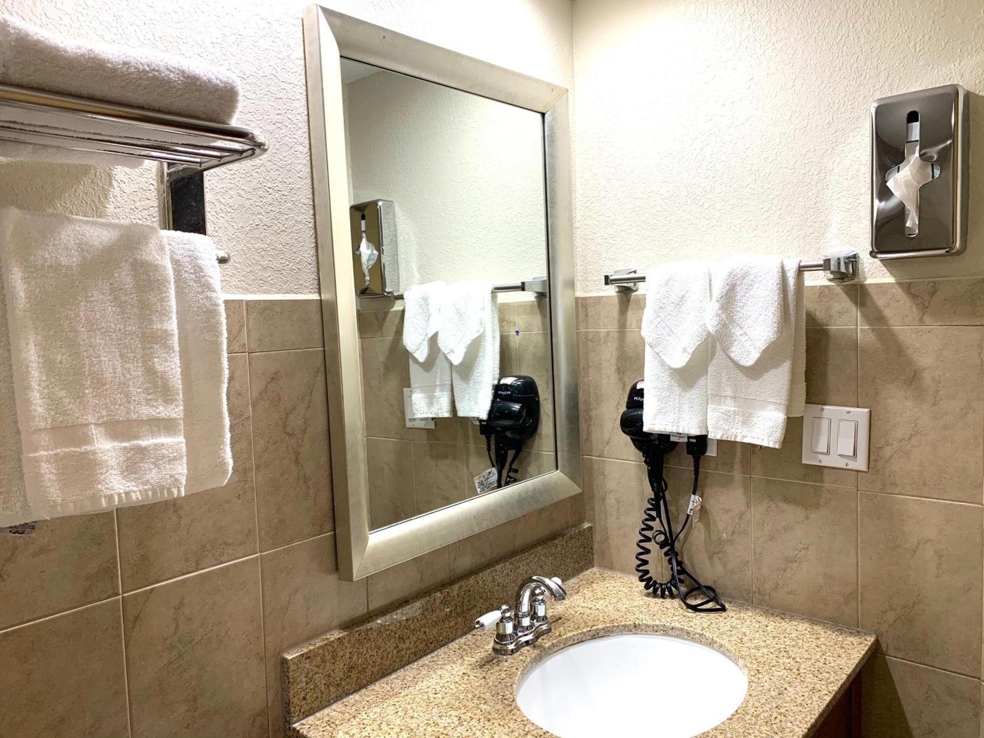 Rodeway Inn & Suites Fort Lauderdale Airport & Cruise Port photo 86