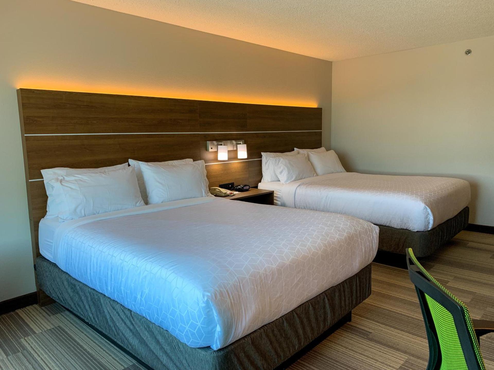 Holiday Inn Express & Suites Lexington Downtown Area-Keeneland by IHG photo 42