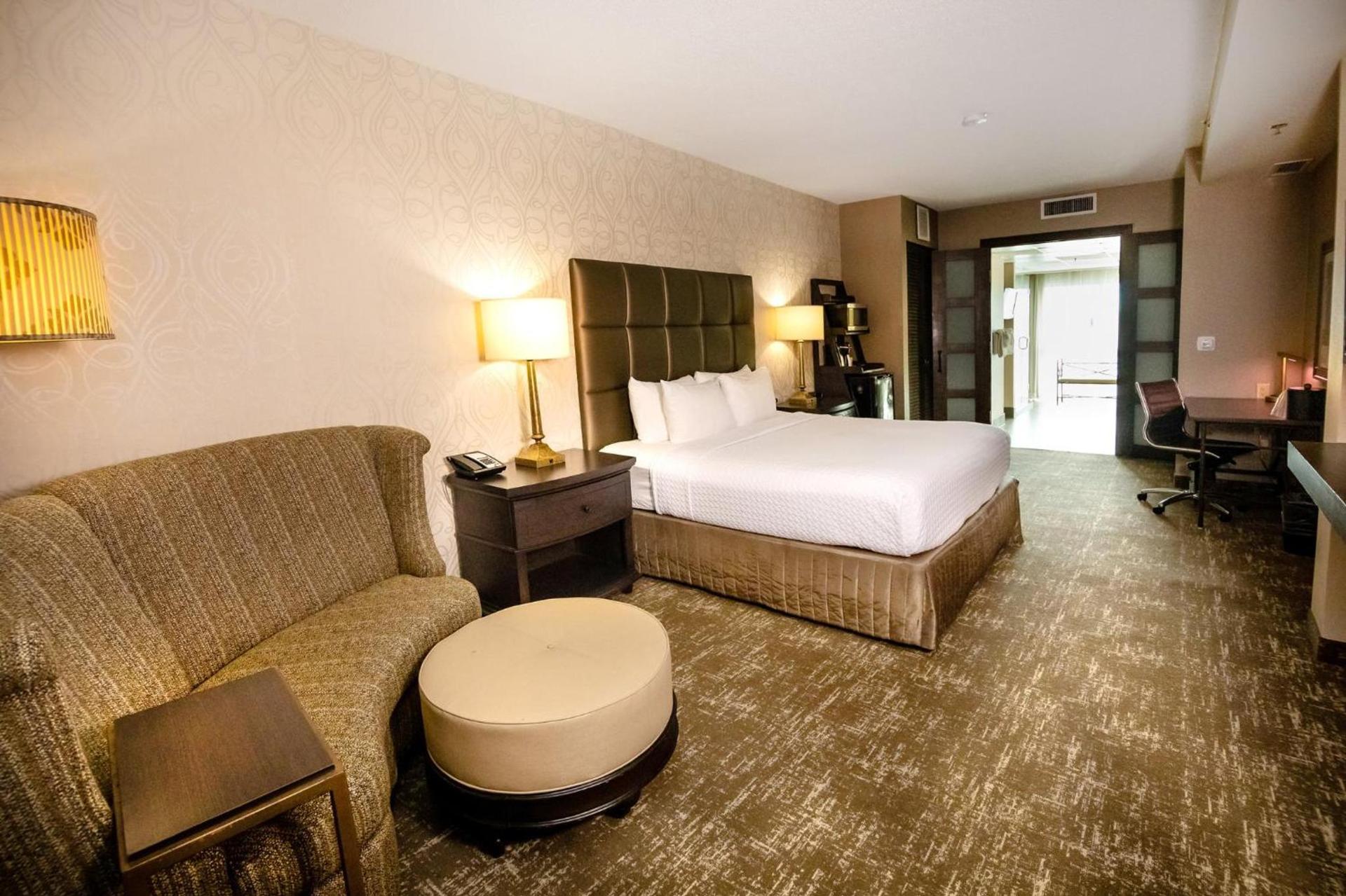 Crowne Plaza Charleston by IHG photo 54