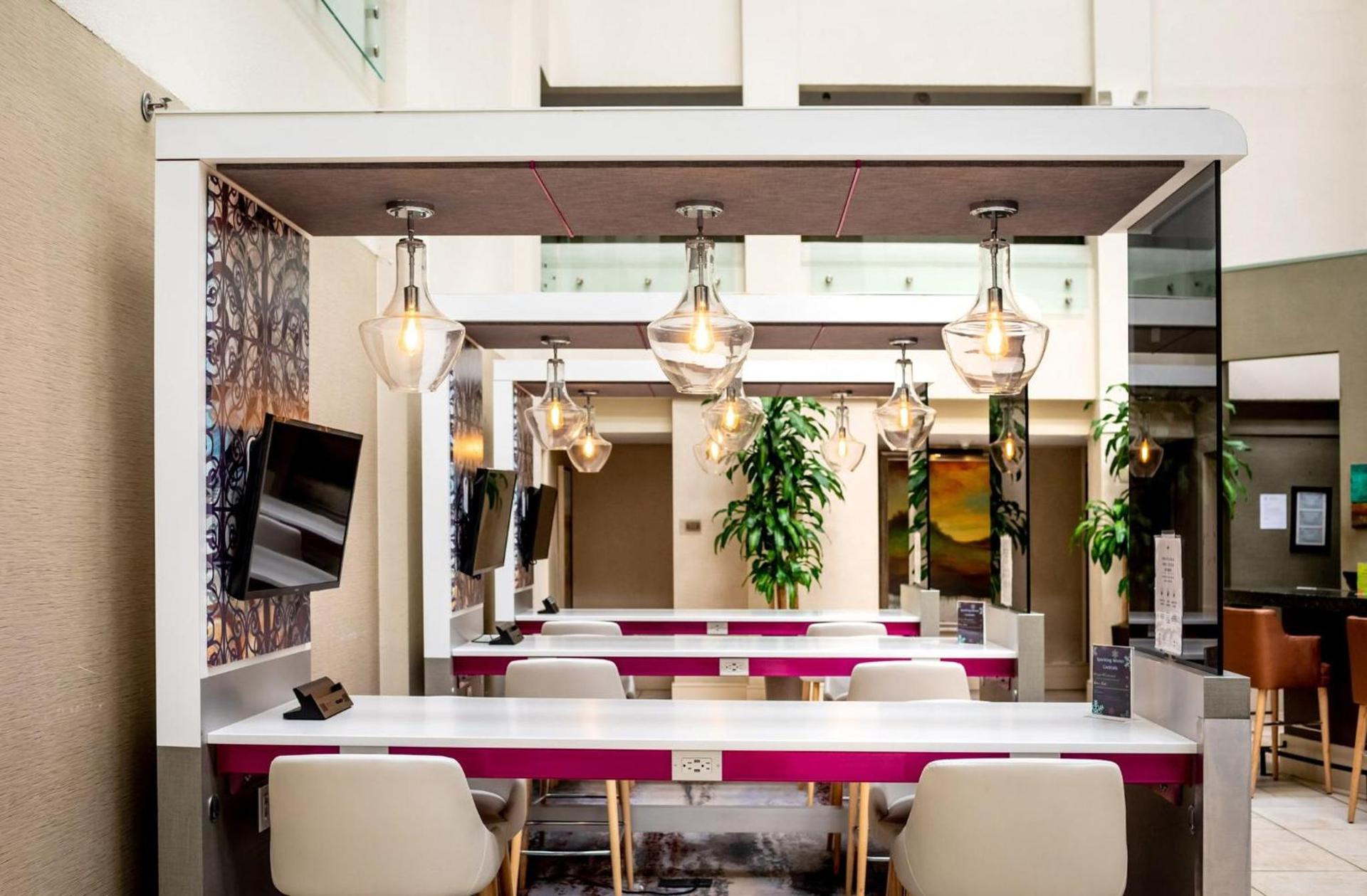 Crowne Plaza Charleston by IHG photo 61