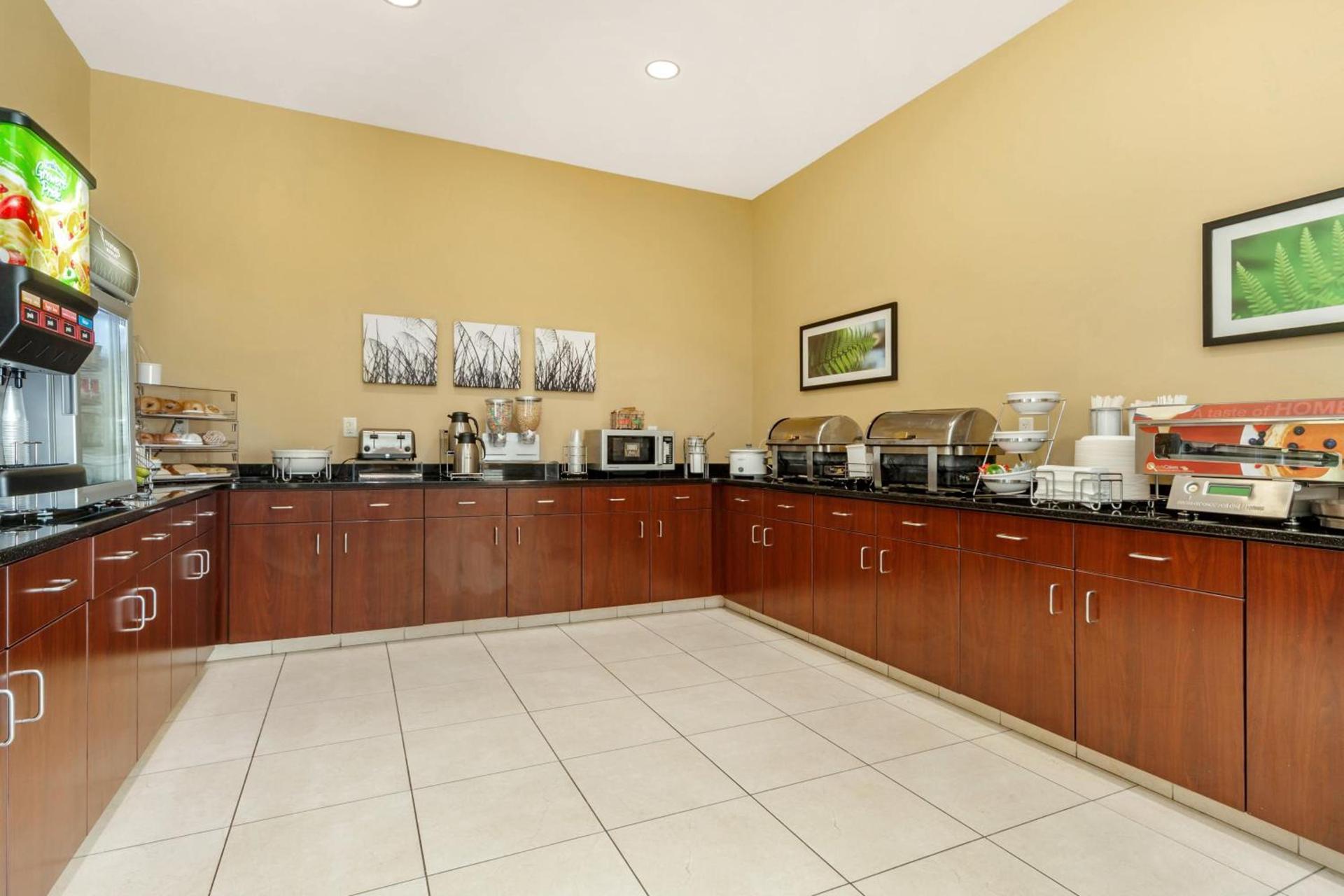 Sleep Inn & Suites Devils Lake photo 21