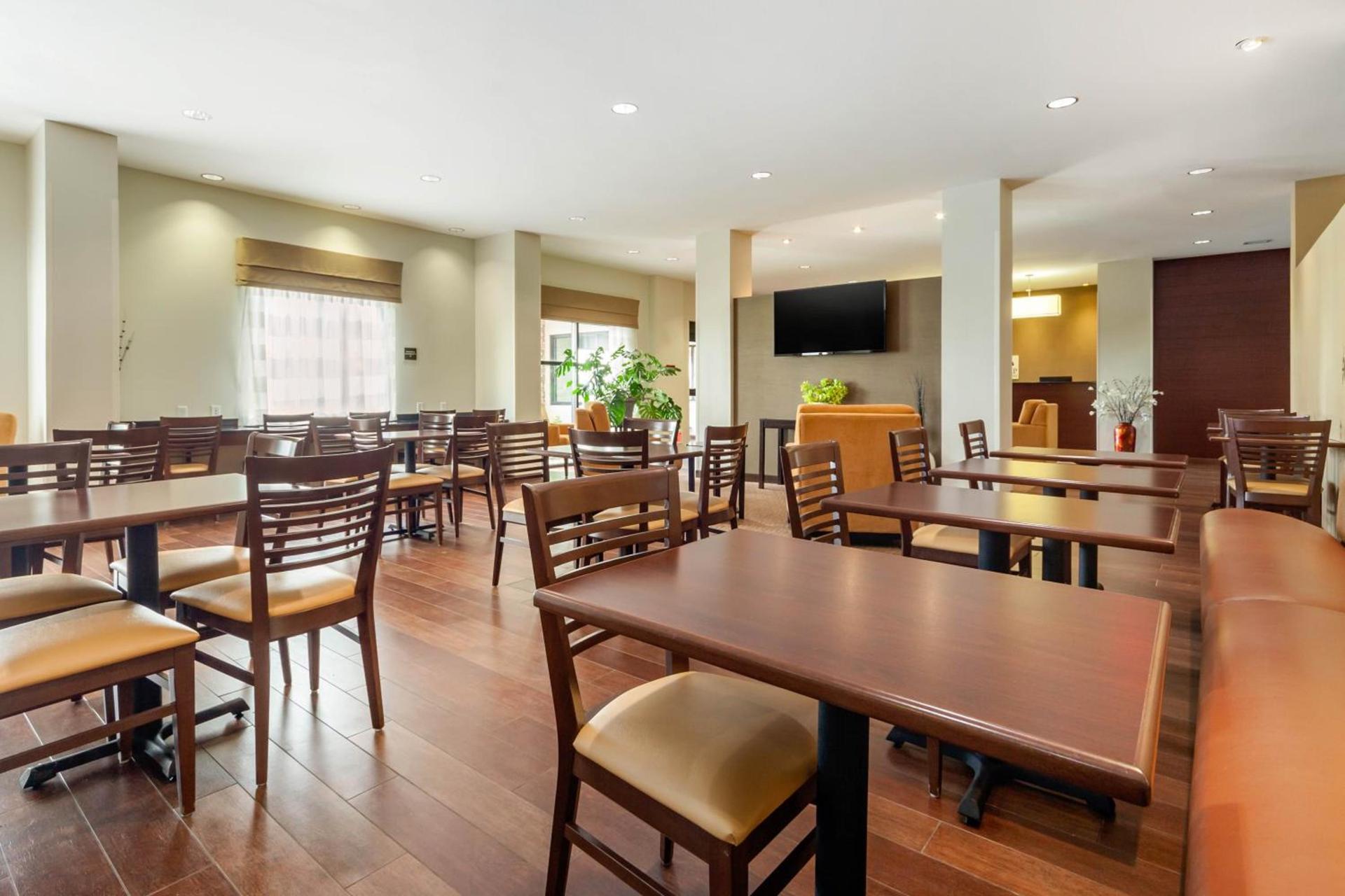 Sleep Inn & Suites Devils Lake photo 8