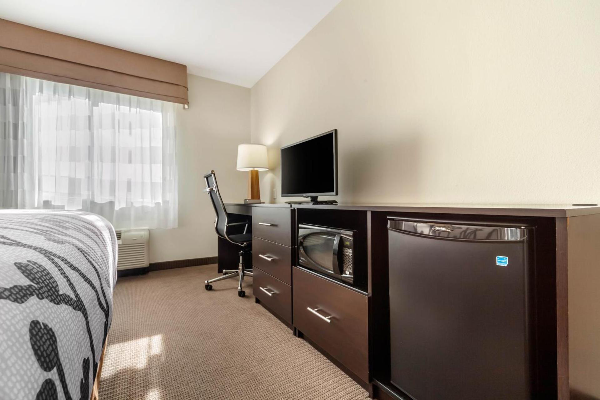Sleep Inn & Suites Devils Lake photo 7