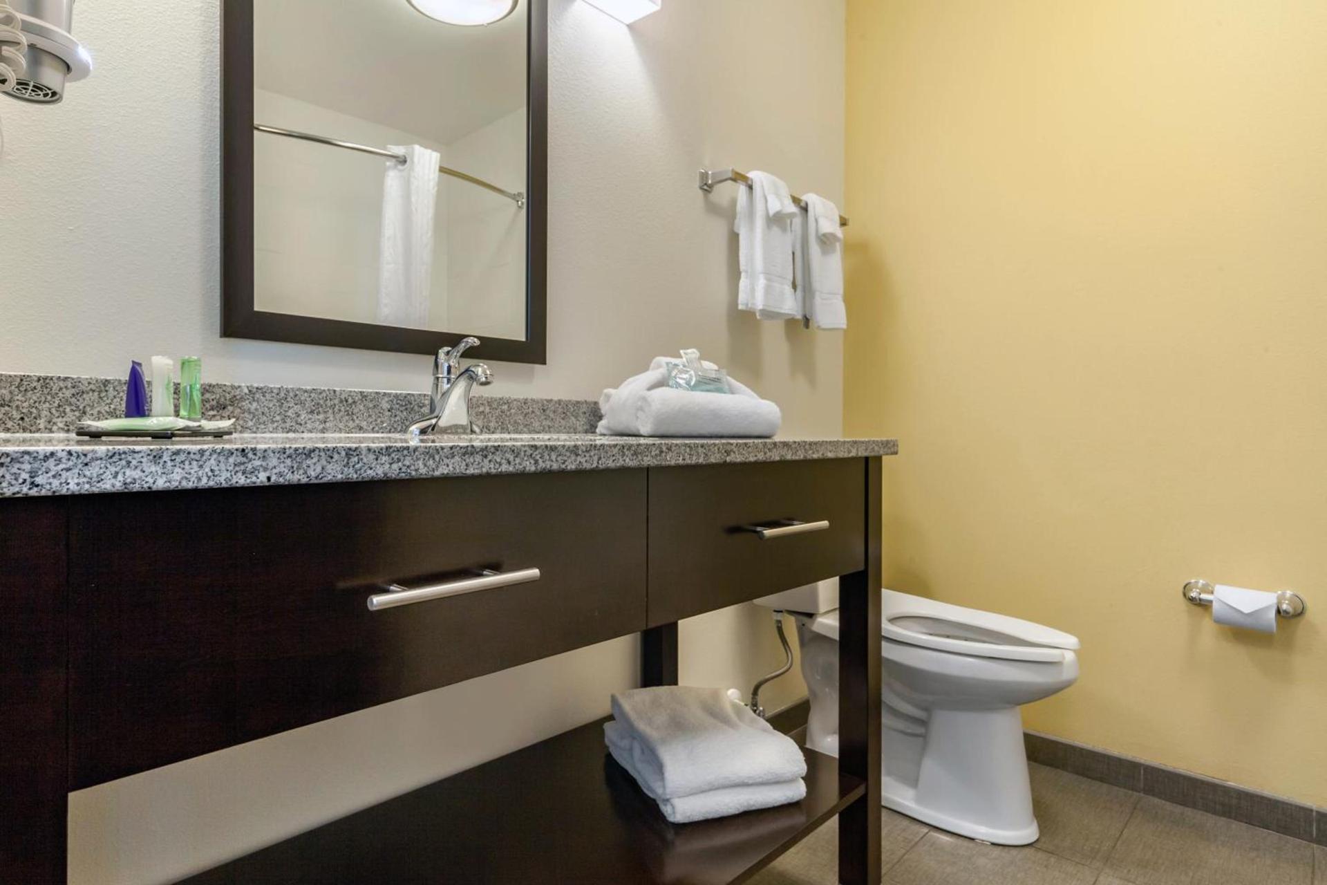 Sleep Inn & Suites Devils Lake photo 2