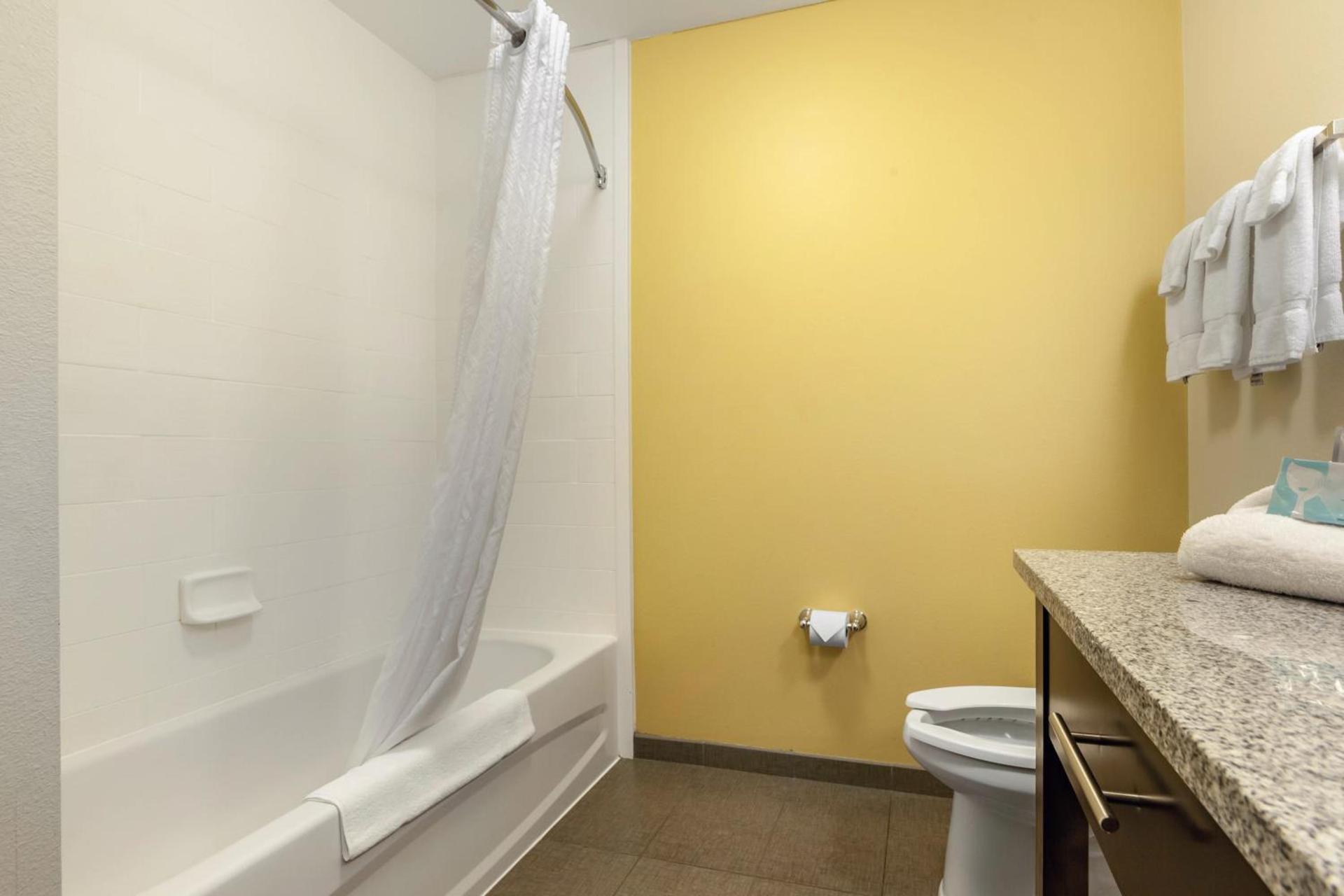 Sleep Inn & Suites Devils Lake photo 5