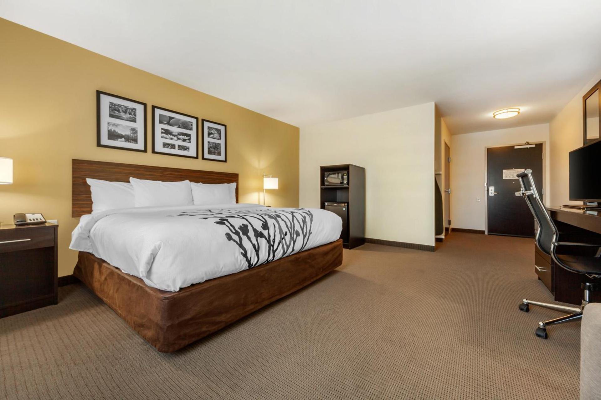 Sleep Inn & Suites Devils Lake photo 18