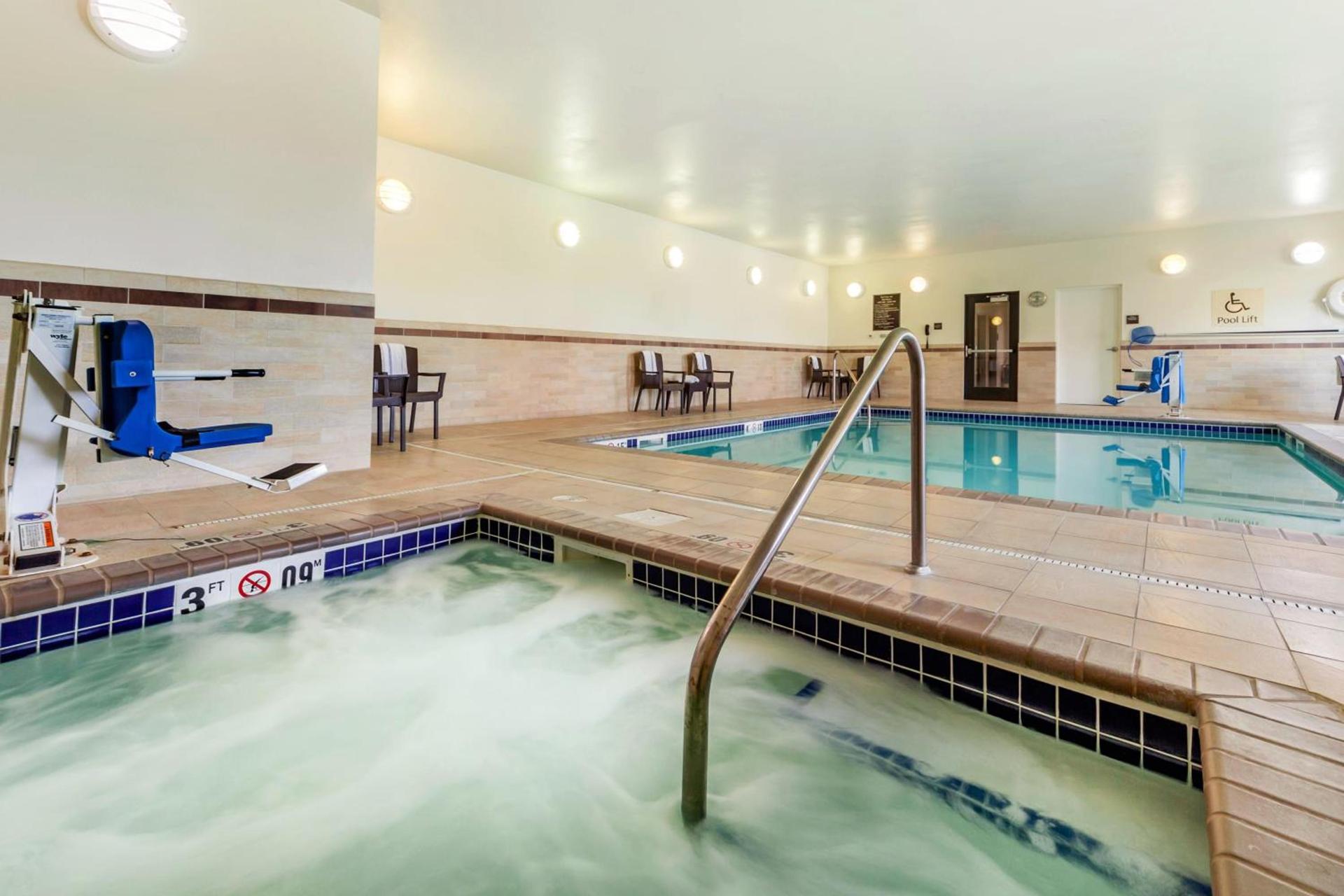 Sleep Inn & Suites Devils Lake photo 17