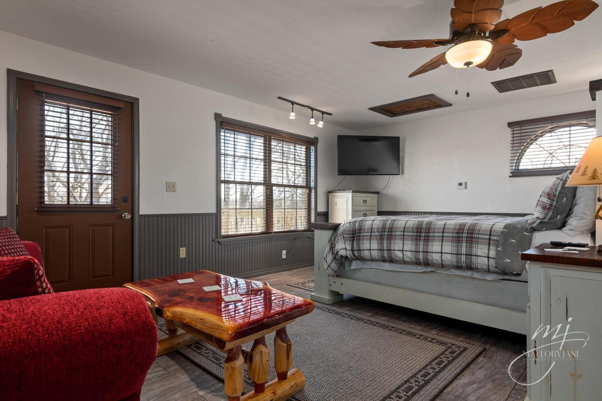 Fairway Inn photo 30