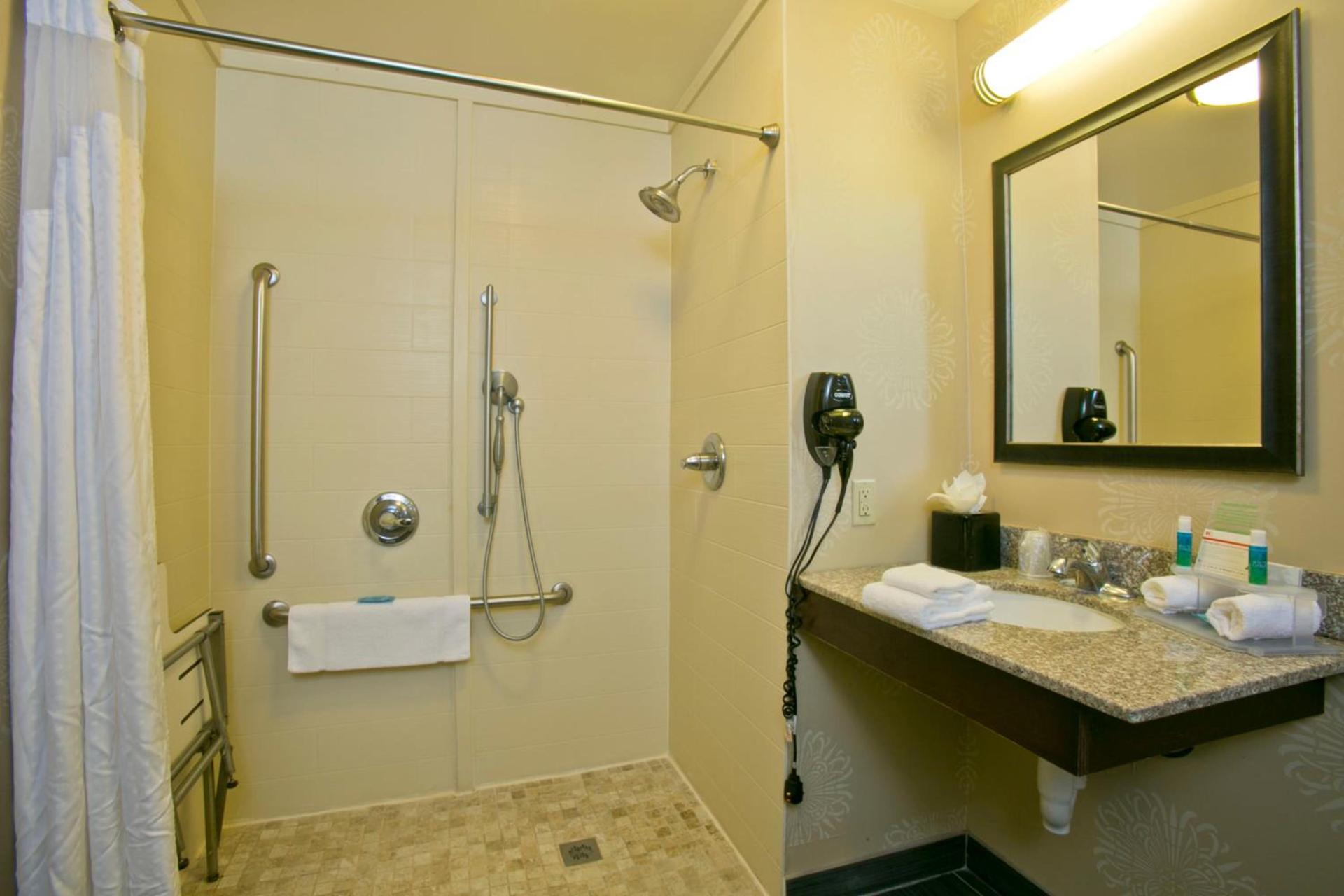 Holiday Inn Express & Suites Brookhaven by IHG photo 23