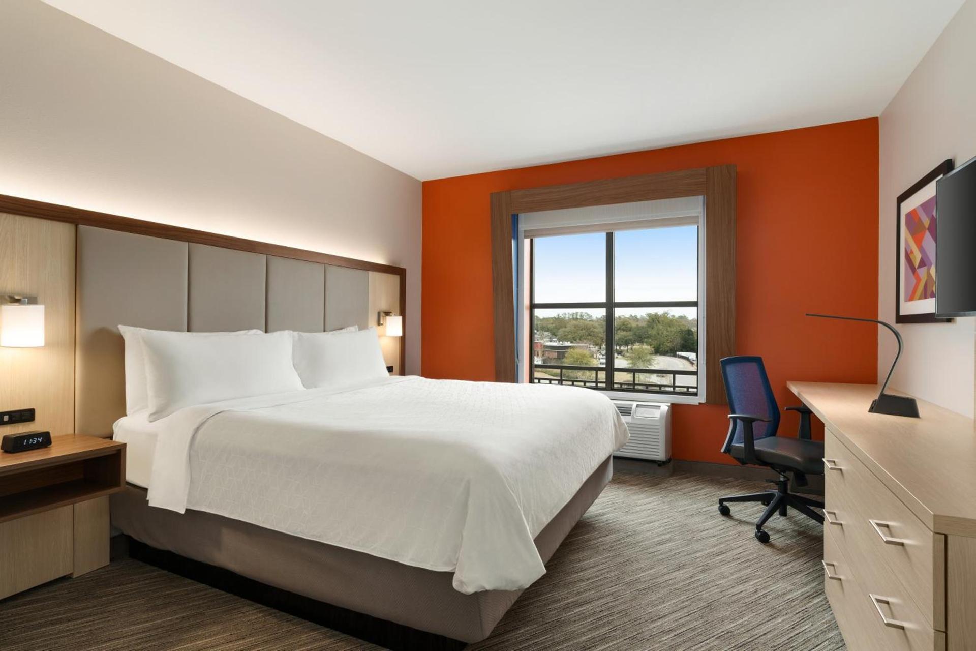 Holiday Inn Express Hotel & Suites Mount Pleasant - Charleston by IHG photo 22