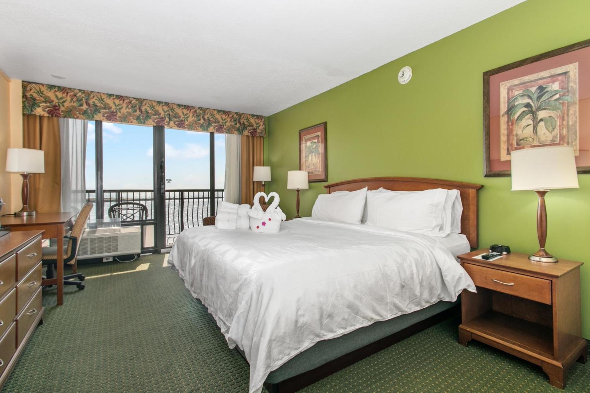 Holiday Inn & Suites Clearwater Beach by IHG photo 2